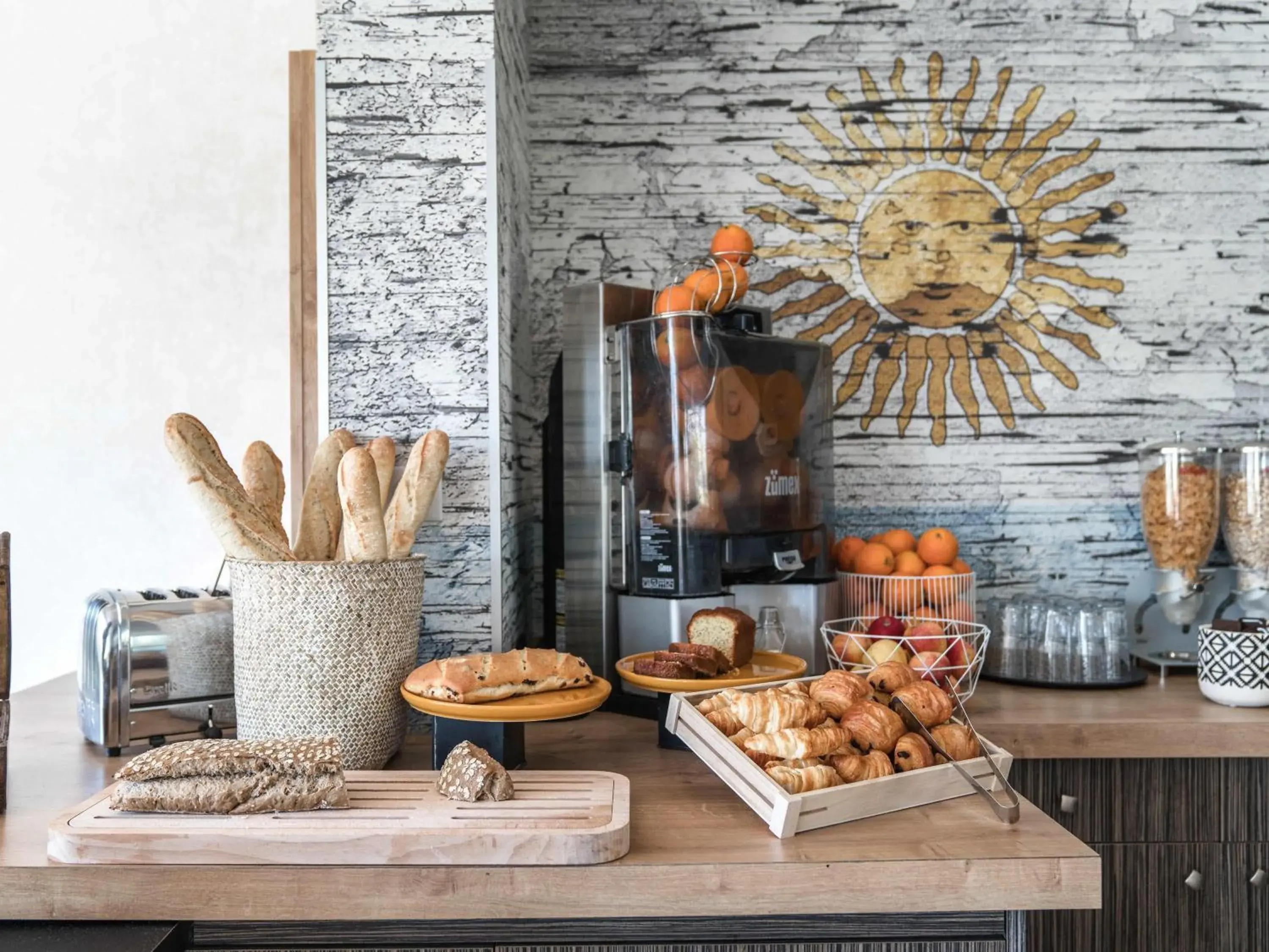 Breakfast in Ibis Styles Hyères Rooftop & Spa Breakfast in Ibis Styles Hyères Rooftop & Spa