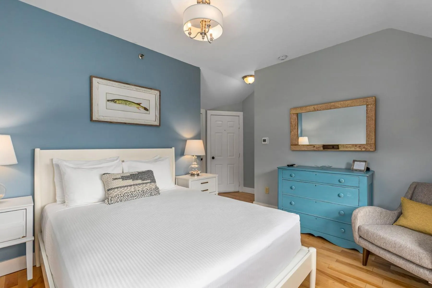 Deluxe Double Room with Side Lake View in Mabel's House