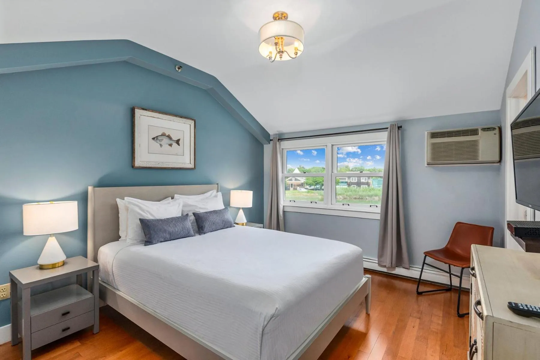 Deluxe Double Room with Lake View in Mabel's House