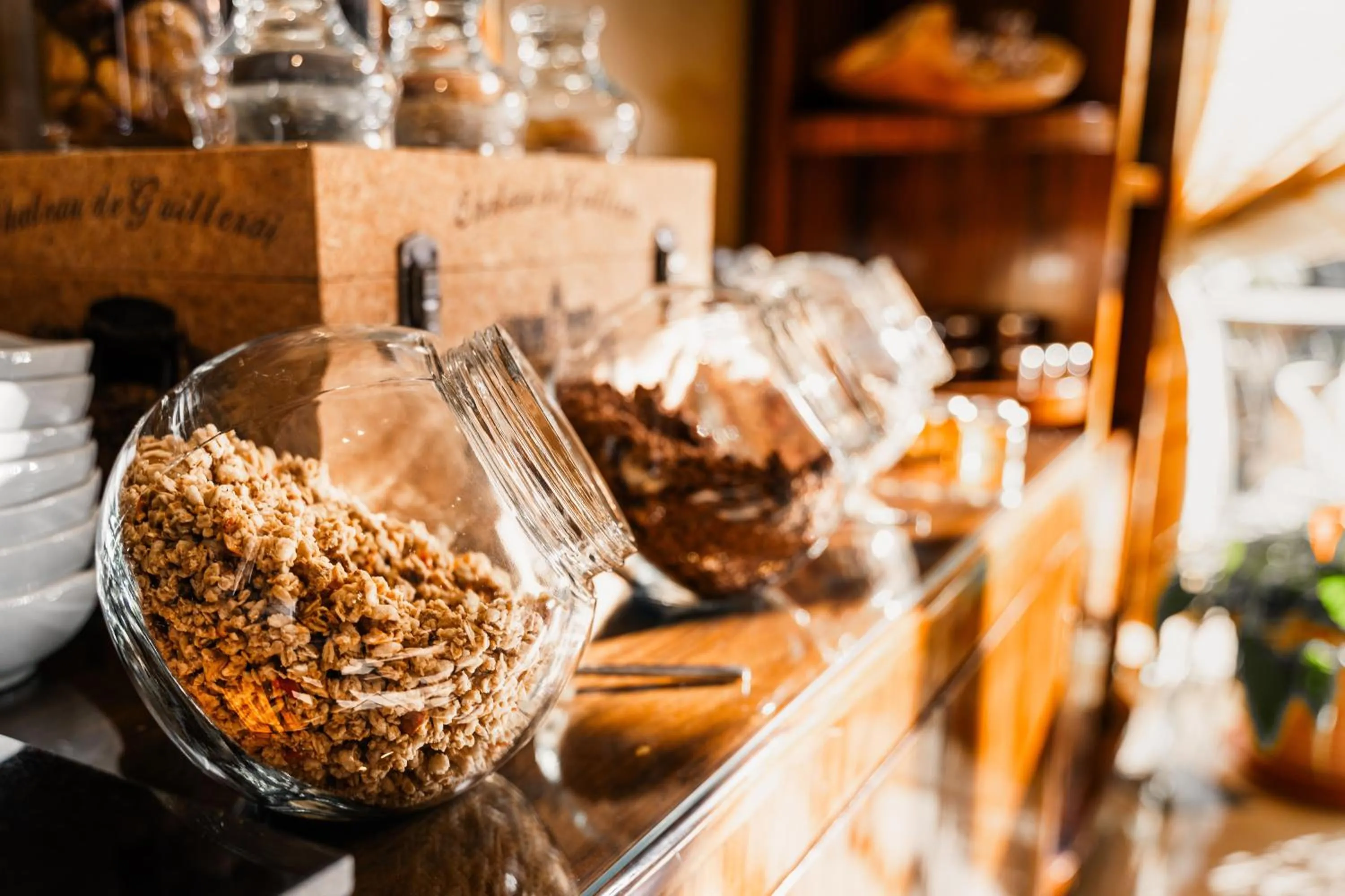 Buffet breakfast in Logis L'Auberge - Maison Glenn Anna