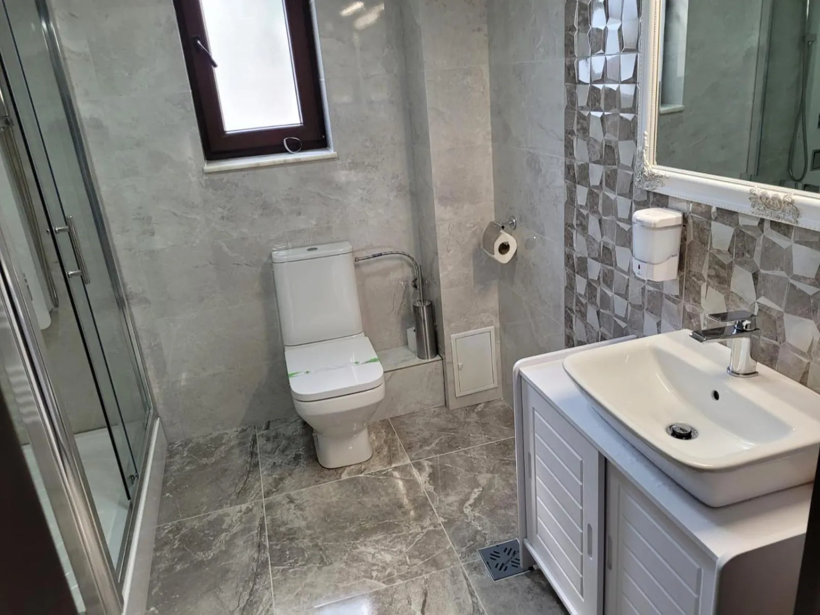 Bathroom in LOTUS Boutique