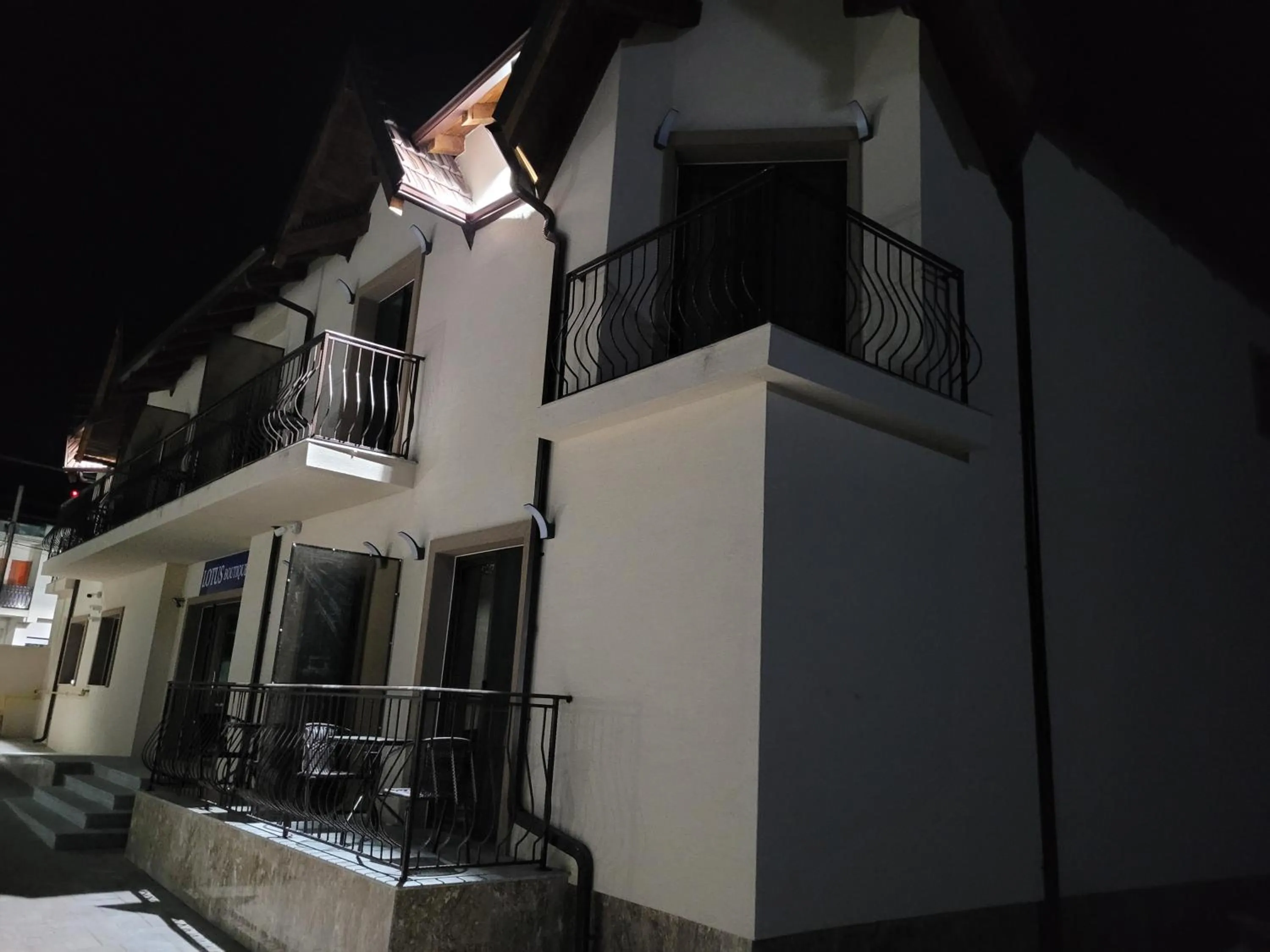 Property building in LOTUS Boutique