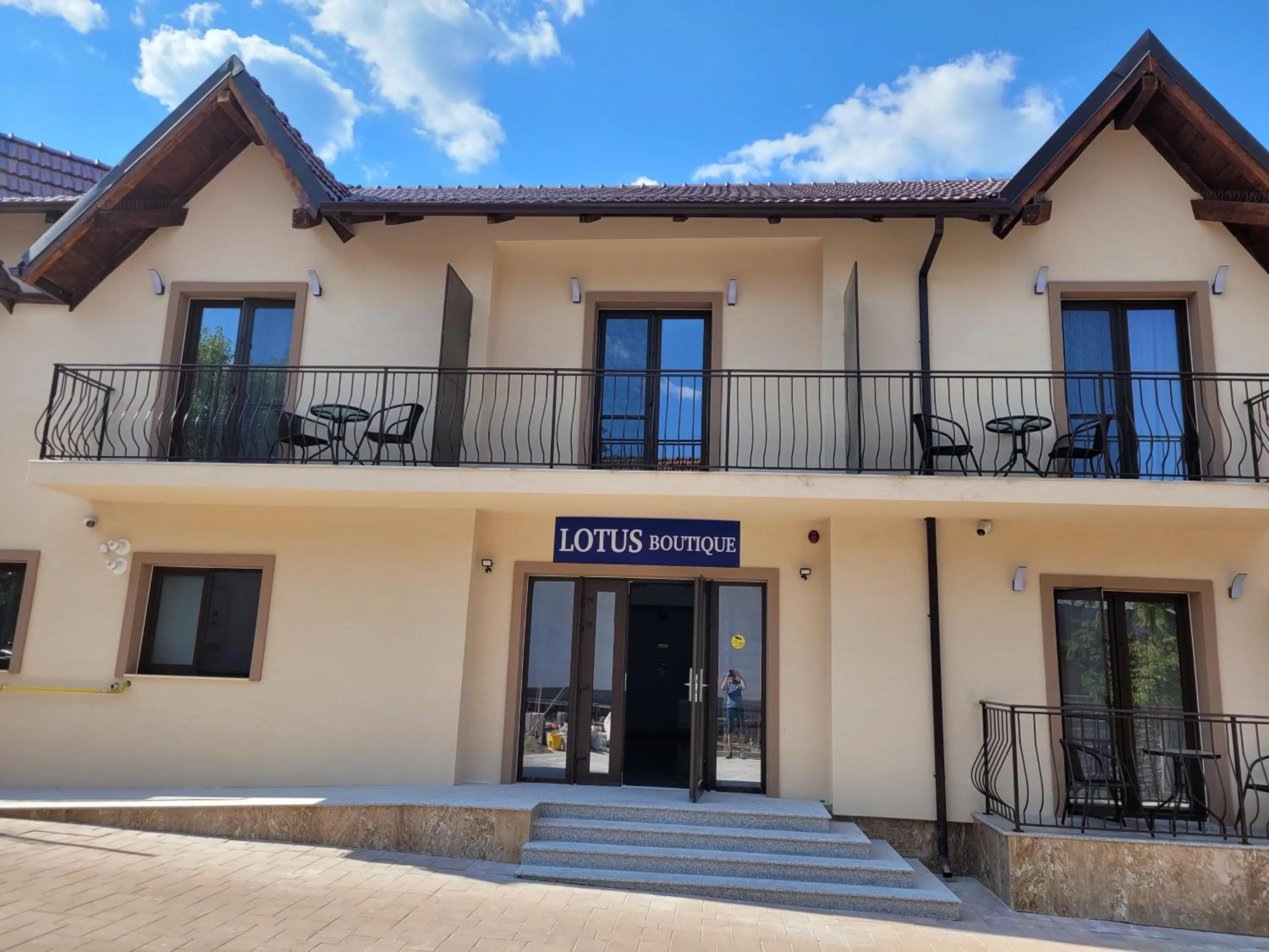 Property building in LOTUS Boutique