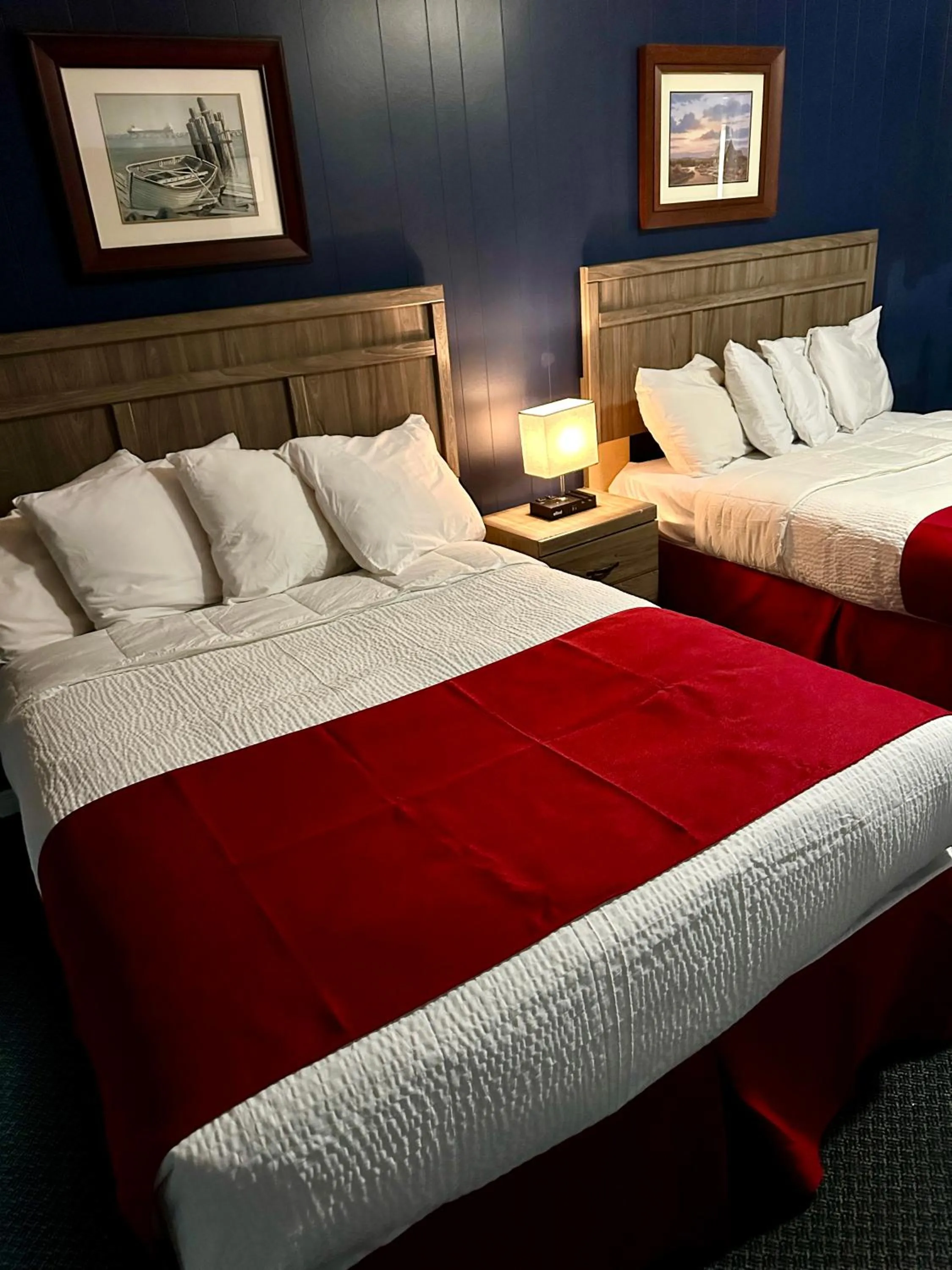 Bed in Aberdeen Motel