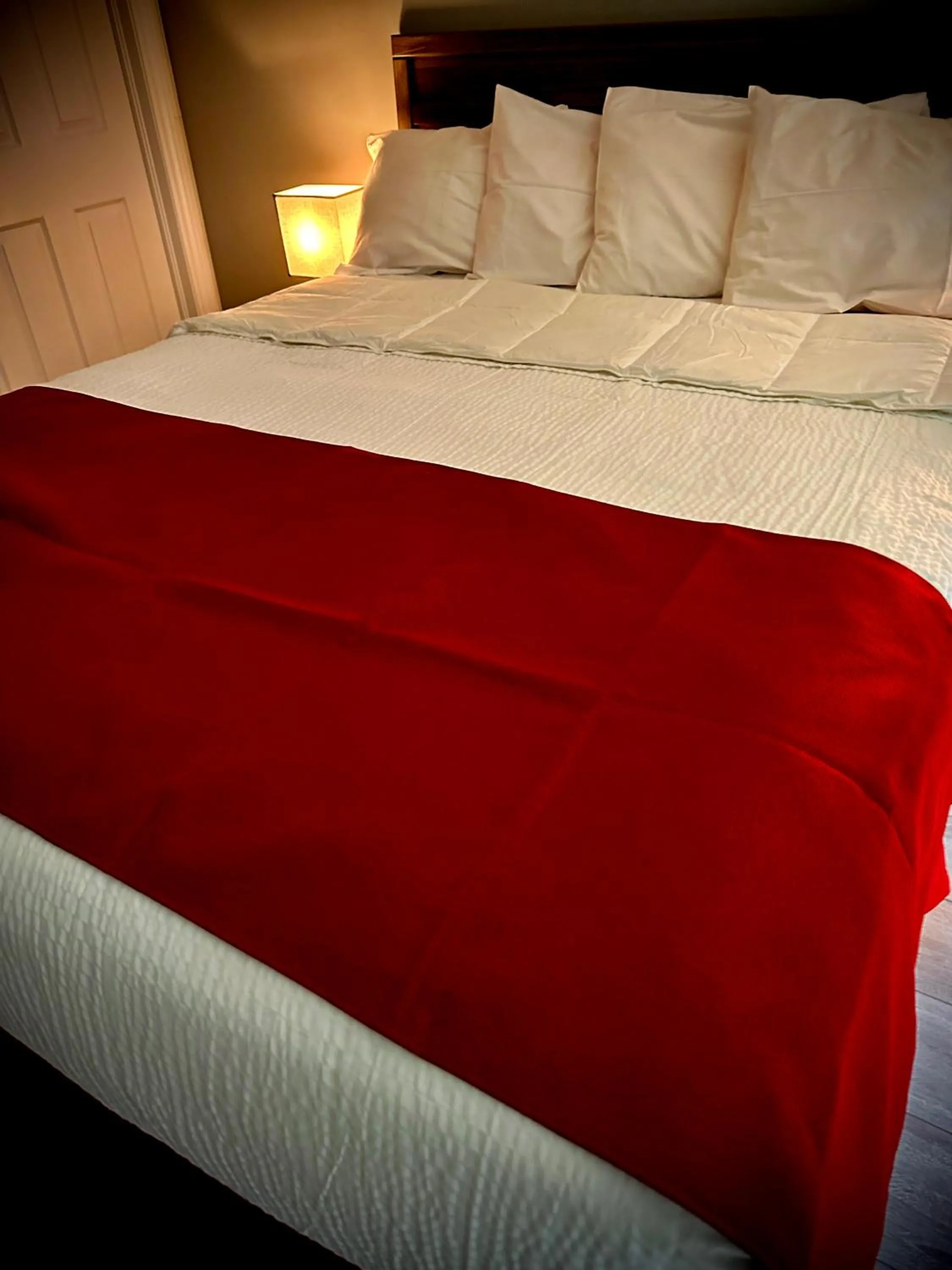 Bed in Aberdeen Motel