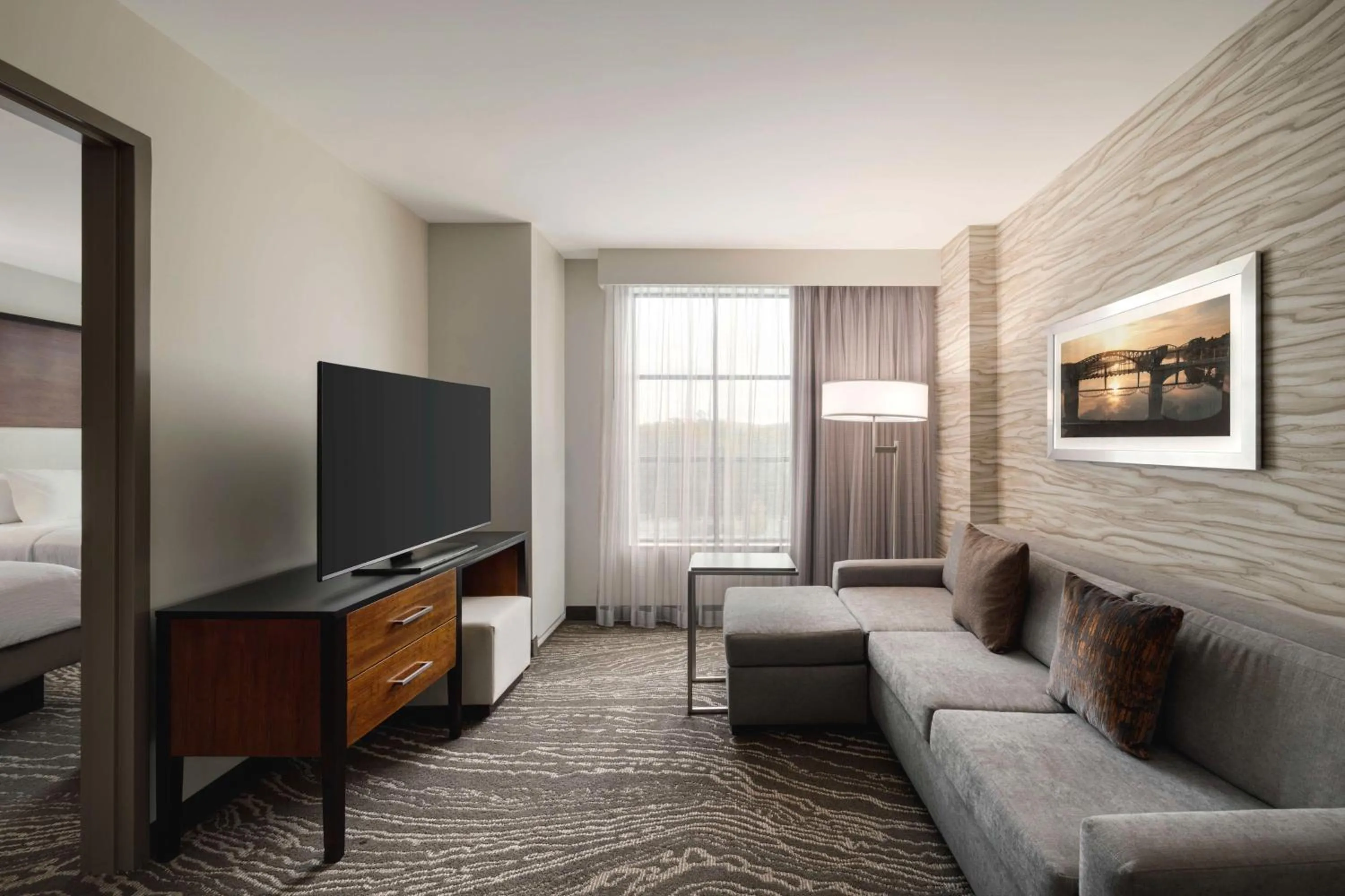 Living room, Bed in Embassy Suites Chattanooga Hamilton Place