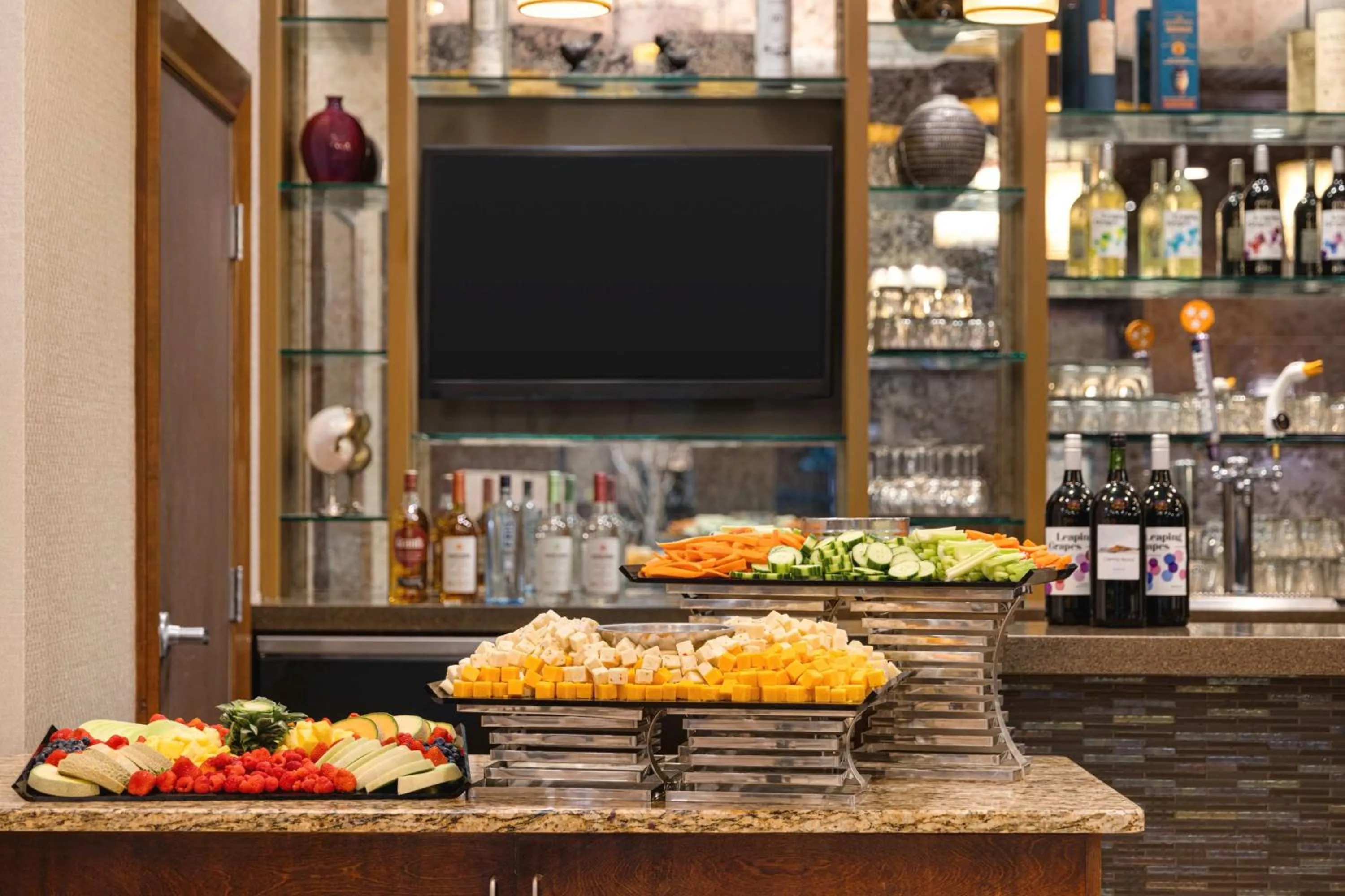 Lounge or bar in Embassy Suites Chattanooga Hamilton Place