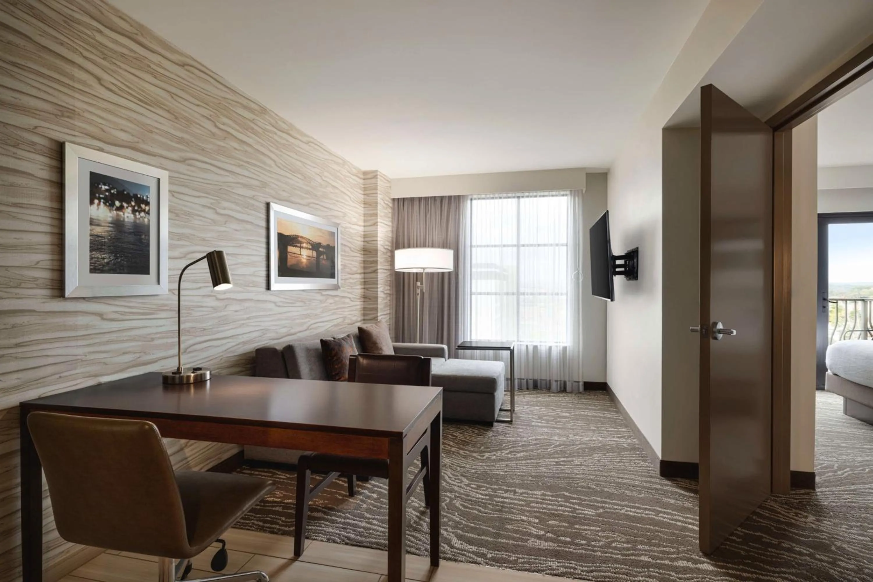 Bedroom in Embassy Suites Chattanooga Hamilton Place