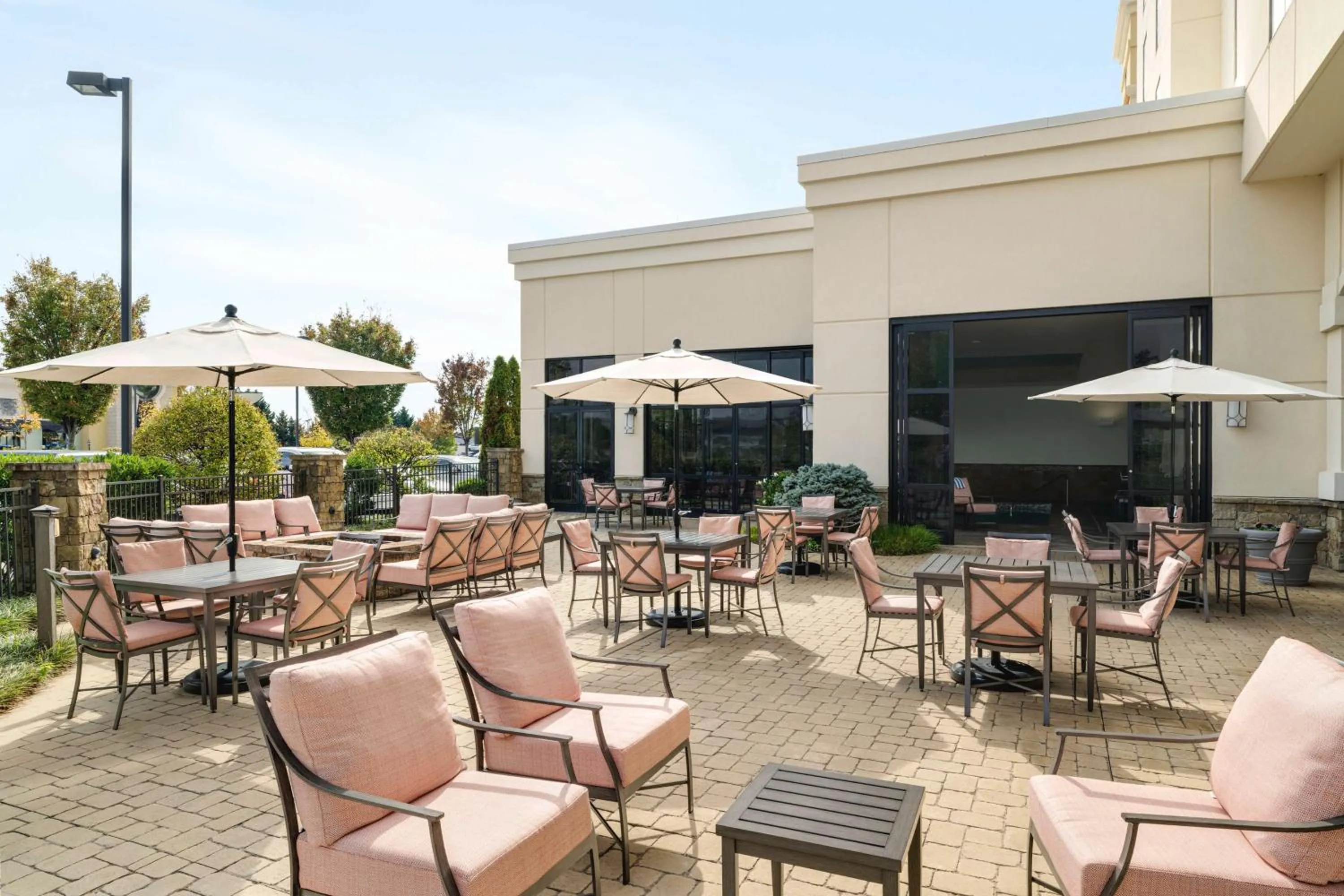 Patio in Embassy Suites Chattanooga Hamilton Place