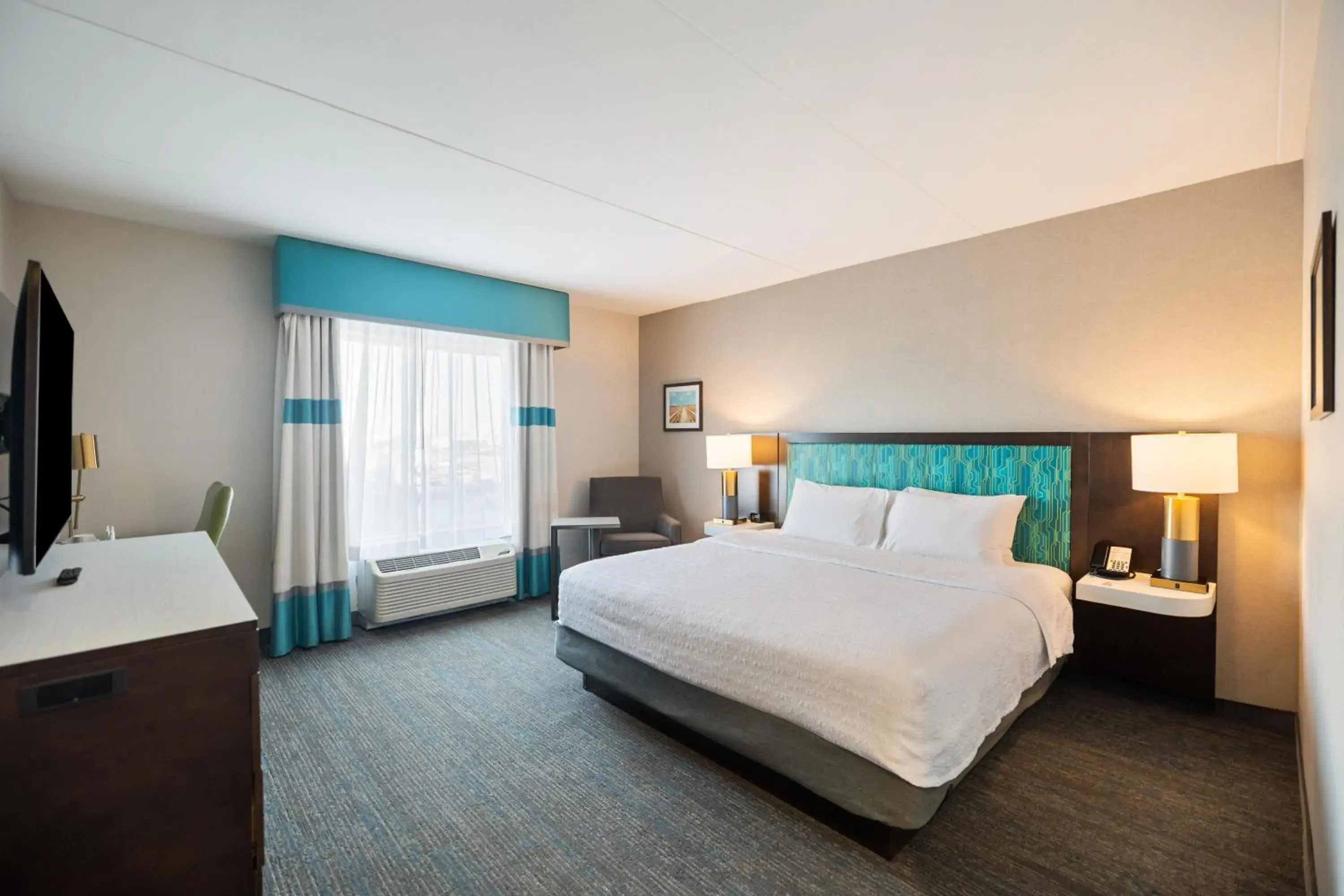 Bed in Hampton Inn by Hilton Winnipeg Bed in Hampton Inn by Hilton Winnipeg