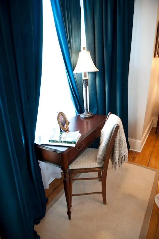 Decorative detail, Bed in Dunlop Inn