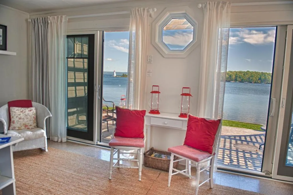 Seating area in Dunlop Inn