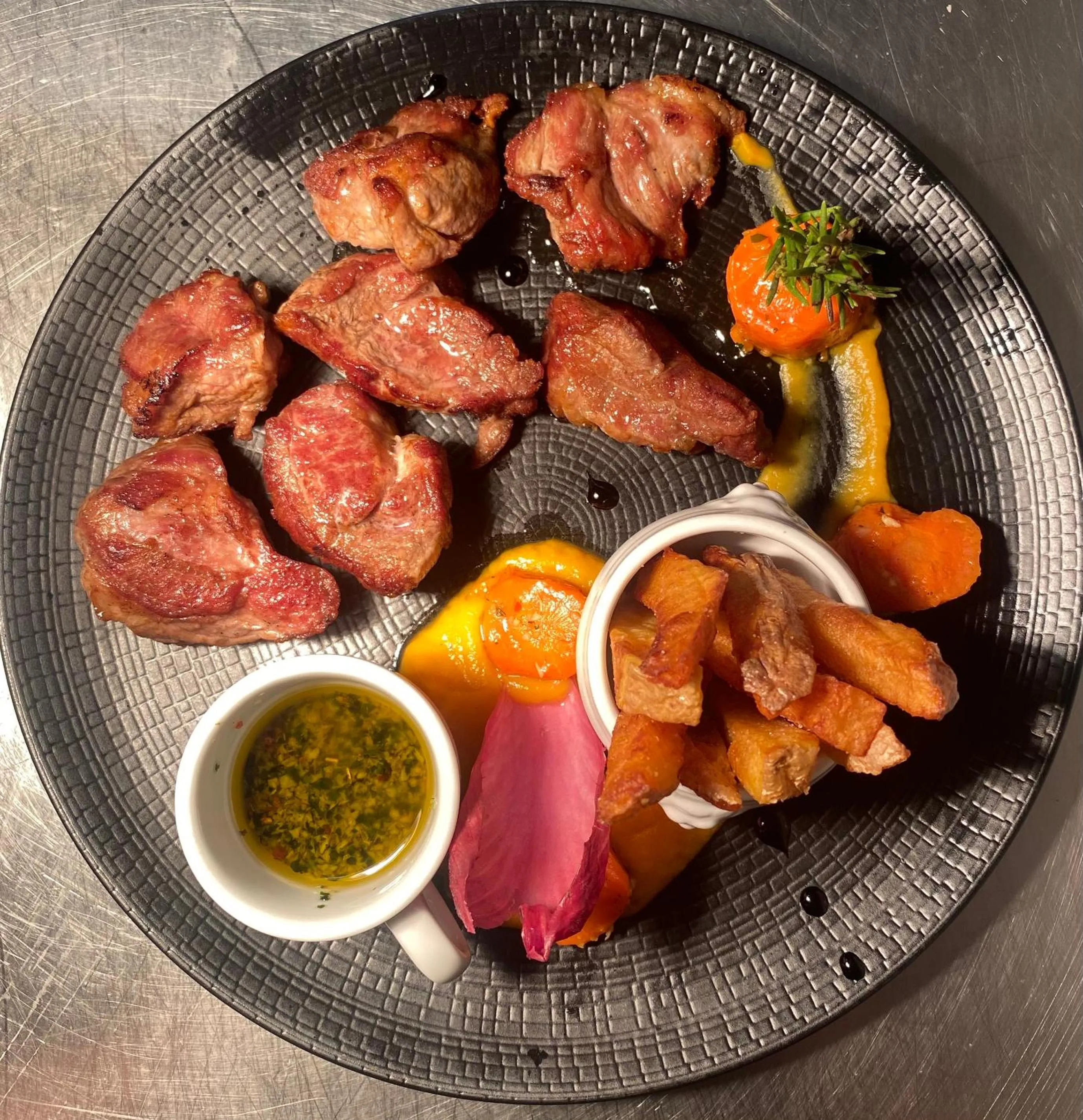 Meals in Logis Hôtel Le Cygne