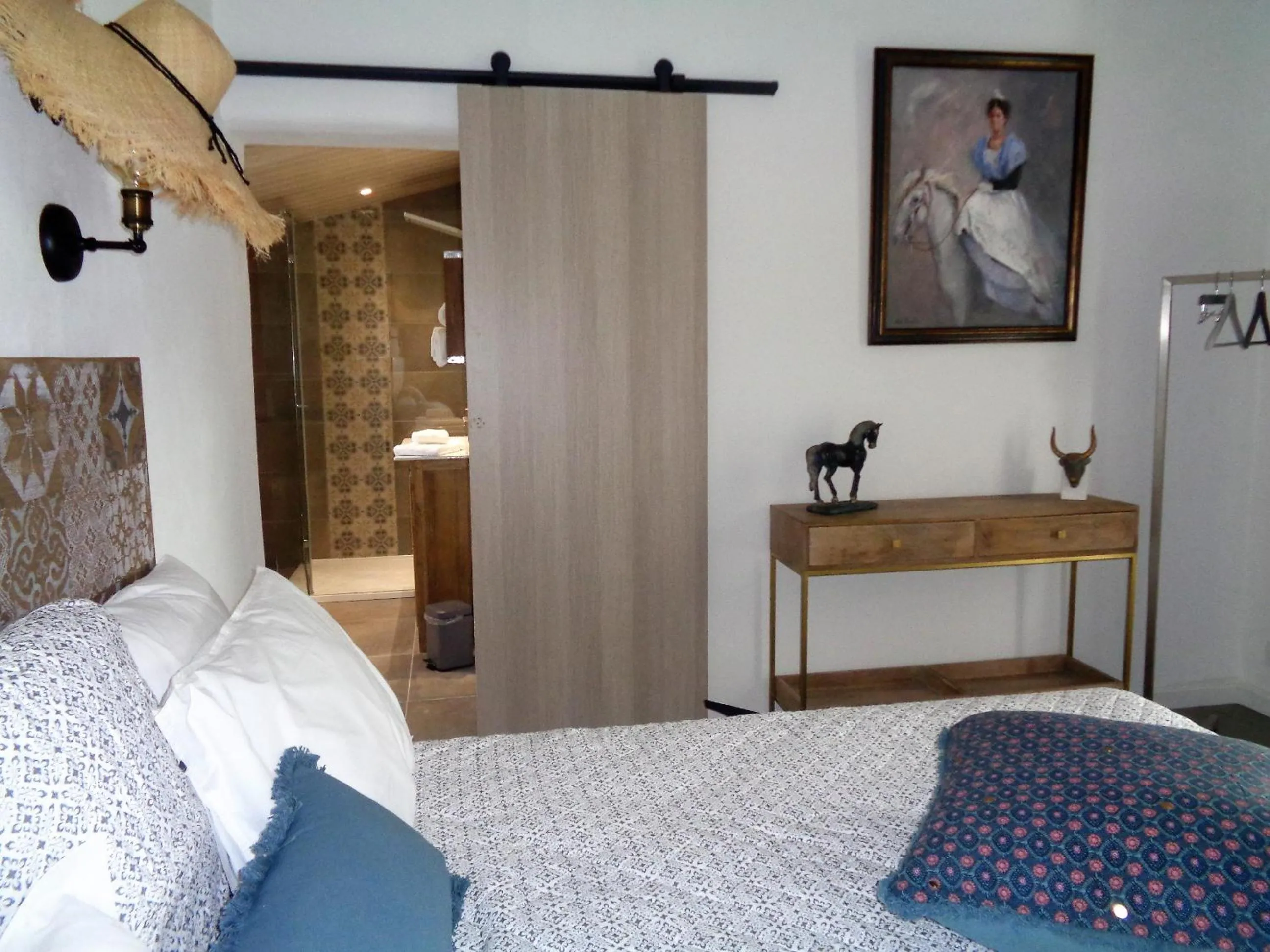 Photo of the whole room, Bed in Mas Fandelou