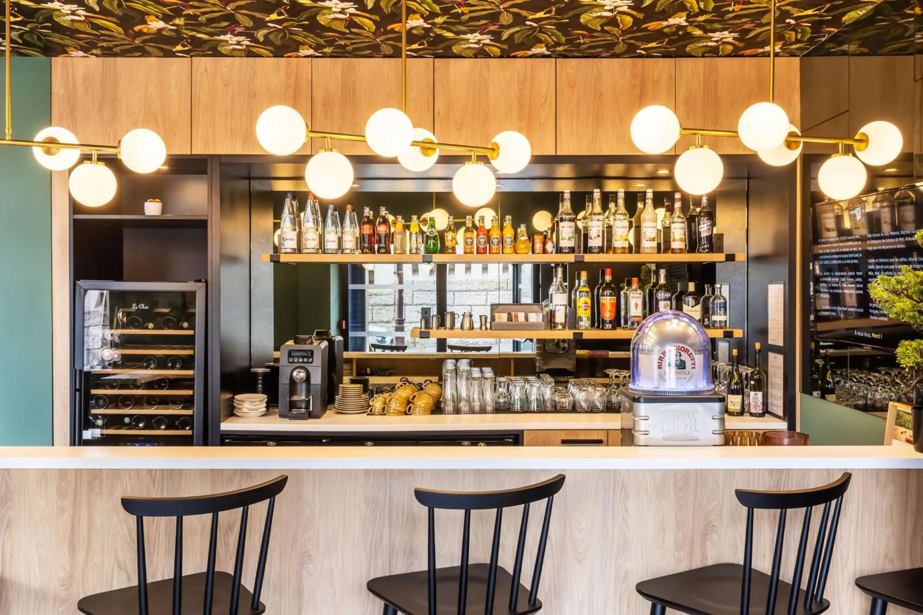 Lounge or bar in Best Western Metz Centre Gare