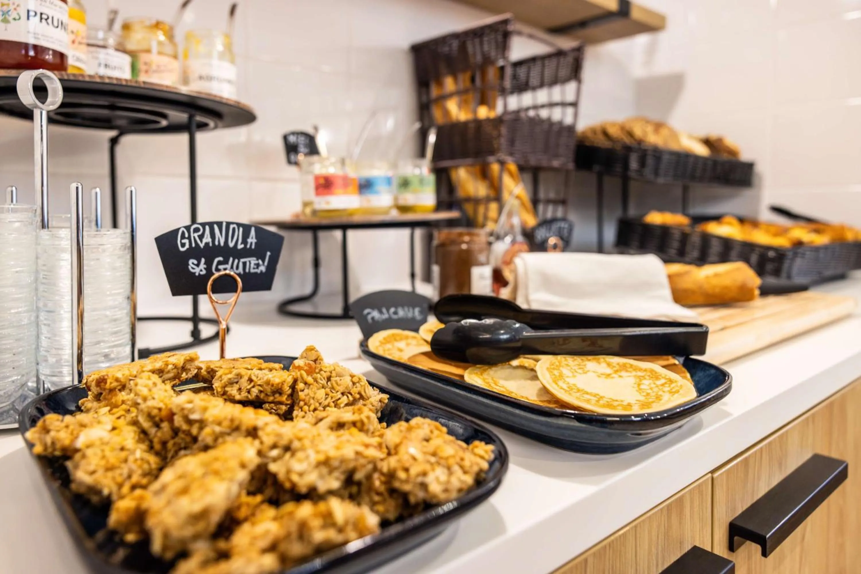 Breakfast in Best Western Metz Centre Gare