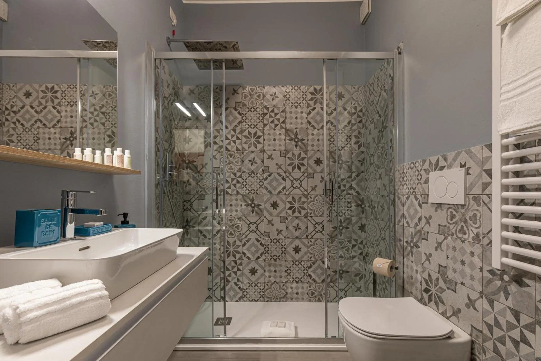 Shower in BePlace Garibaldi Suites