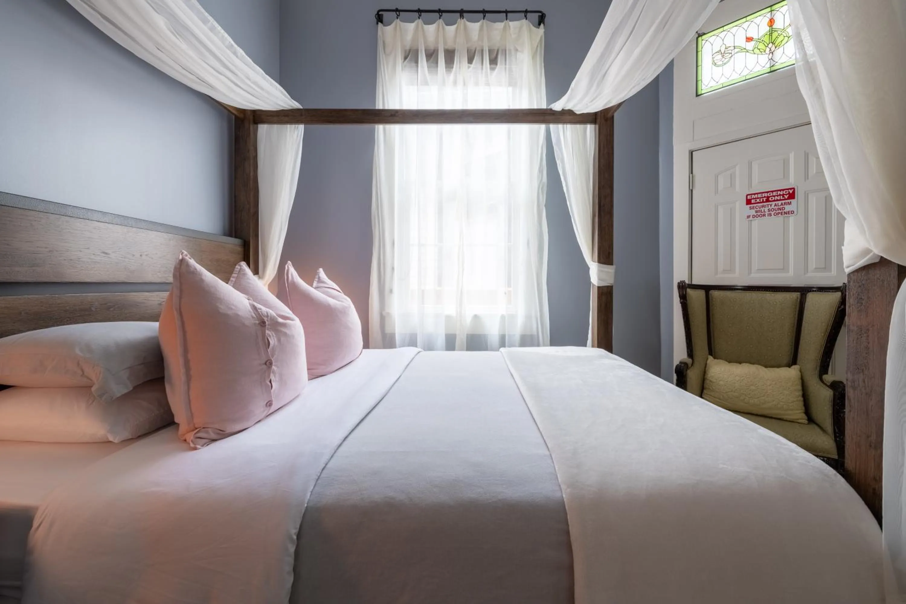 Bed in Luxury Historic Shotgun Home in Lower Garden District