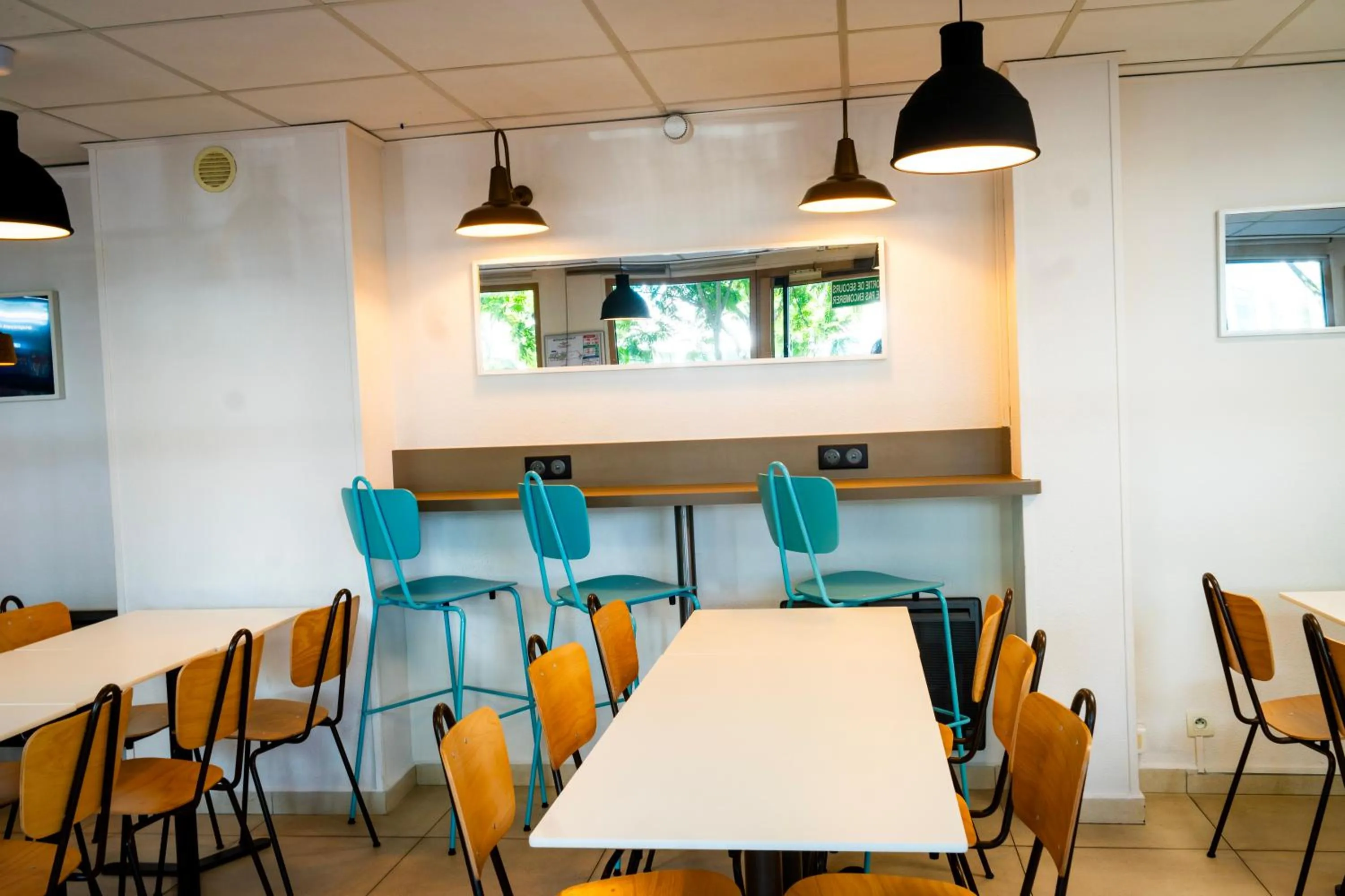 Seating area in Première Classe Paris-Ouest Gennevilliers