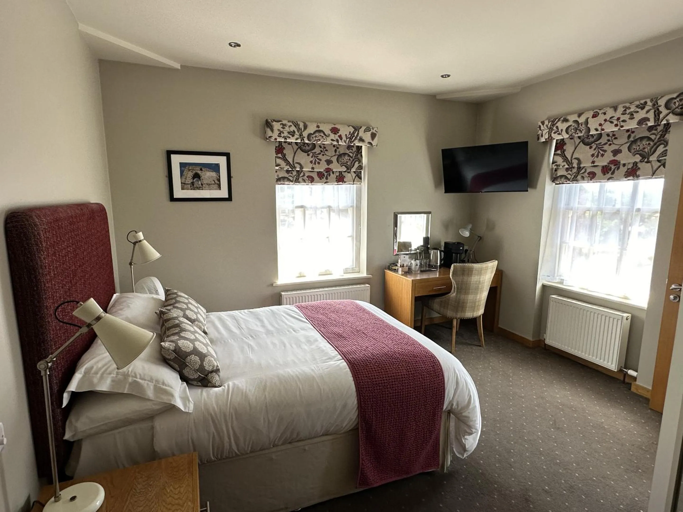 Bedroom, Bed in The Mitre Inn