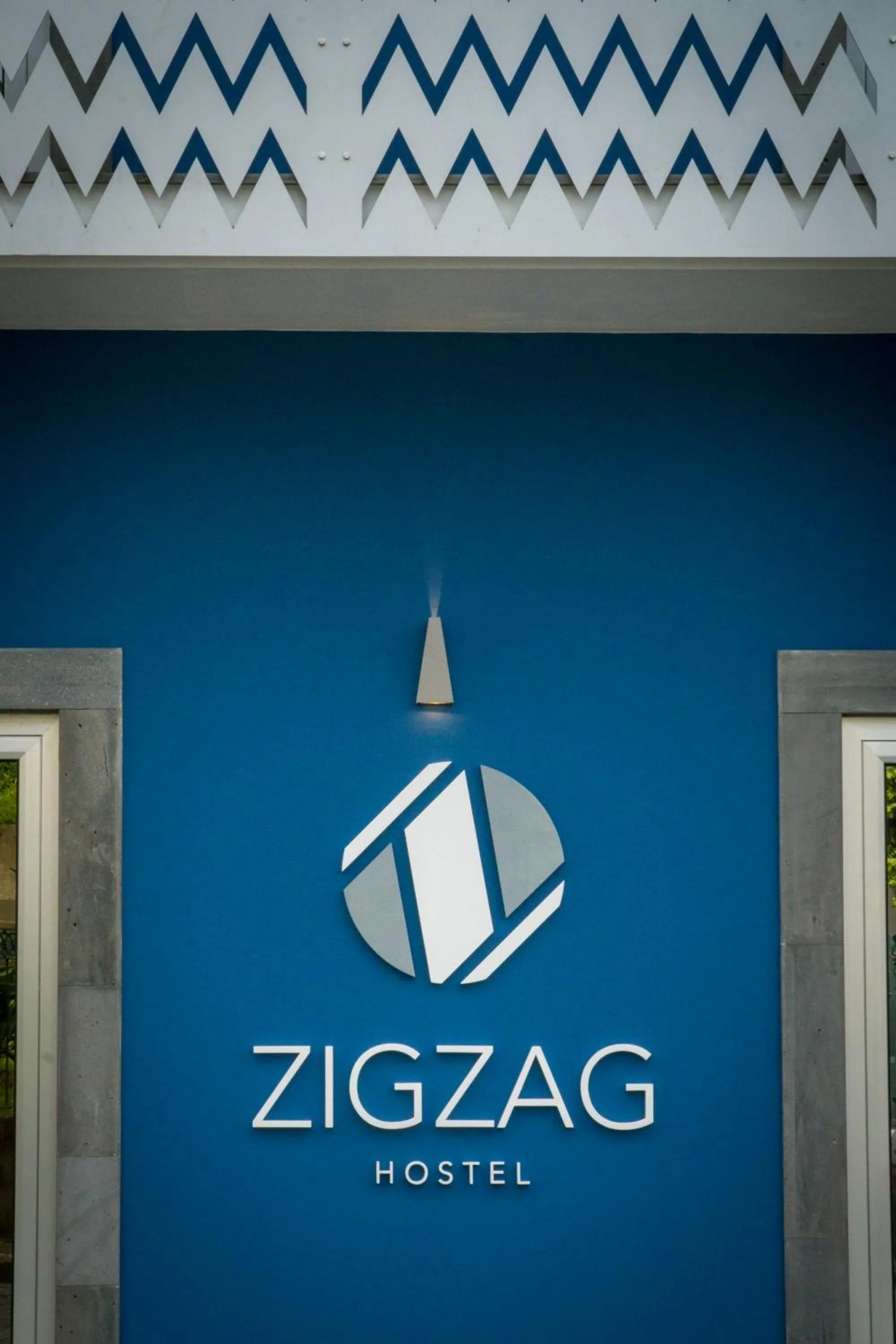 ZIGZAG HOSTEL