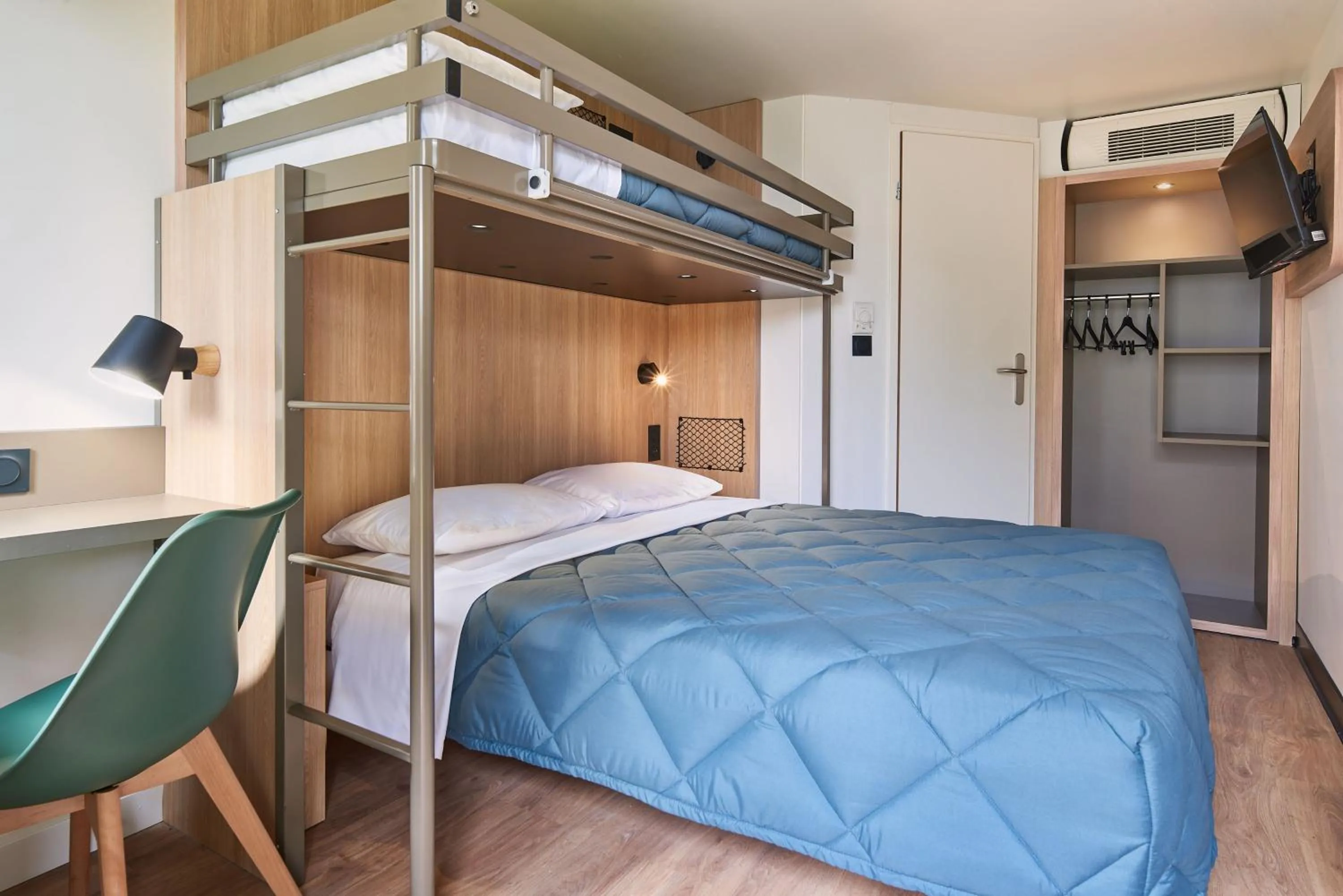 Bed in Premiere Classe Freyming Merlebach