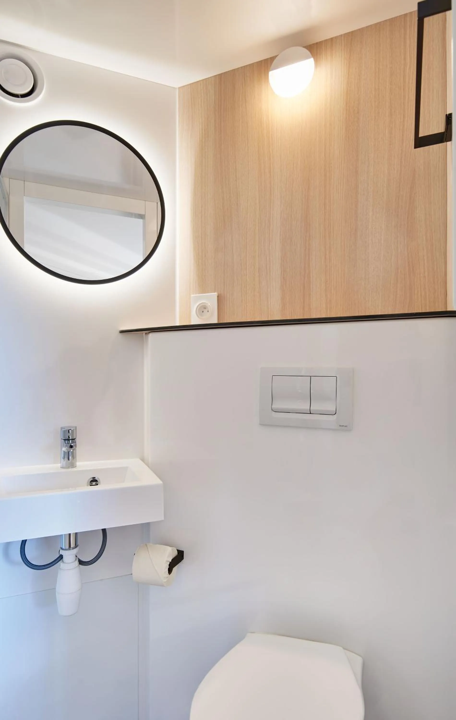 Toilet in Premiere Classe Freyming Merlebach