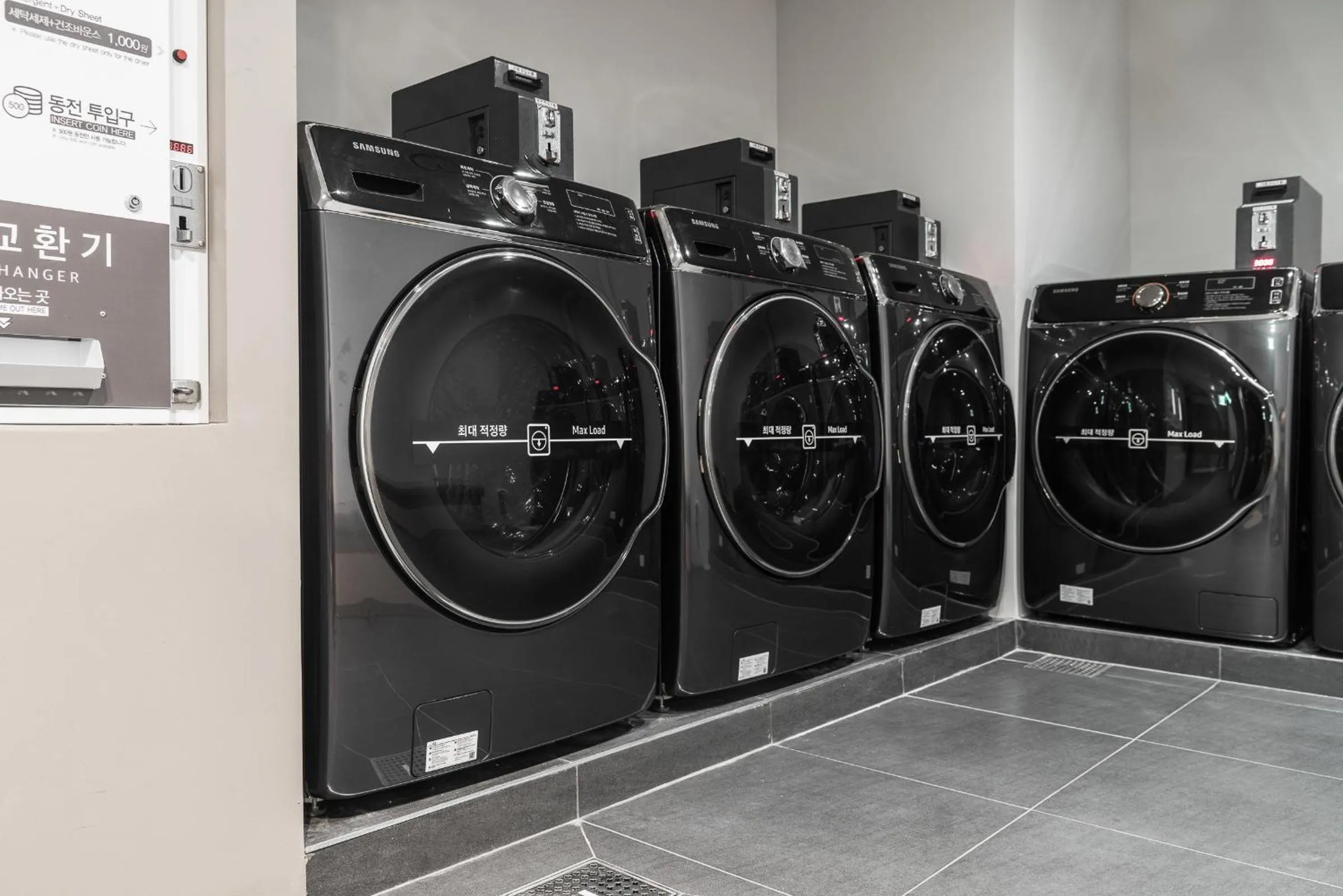 Business facilities in Nine Tree by Parnas Seoul Insadong