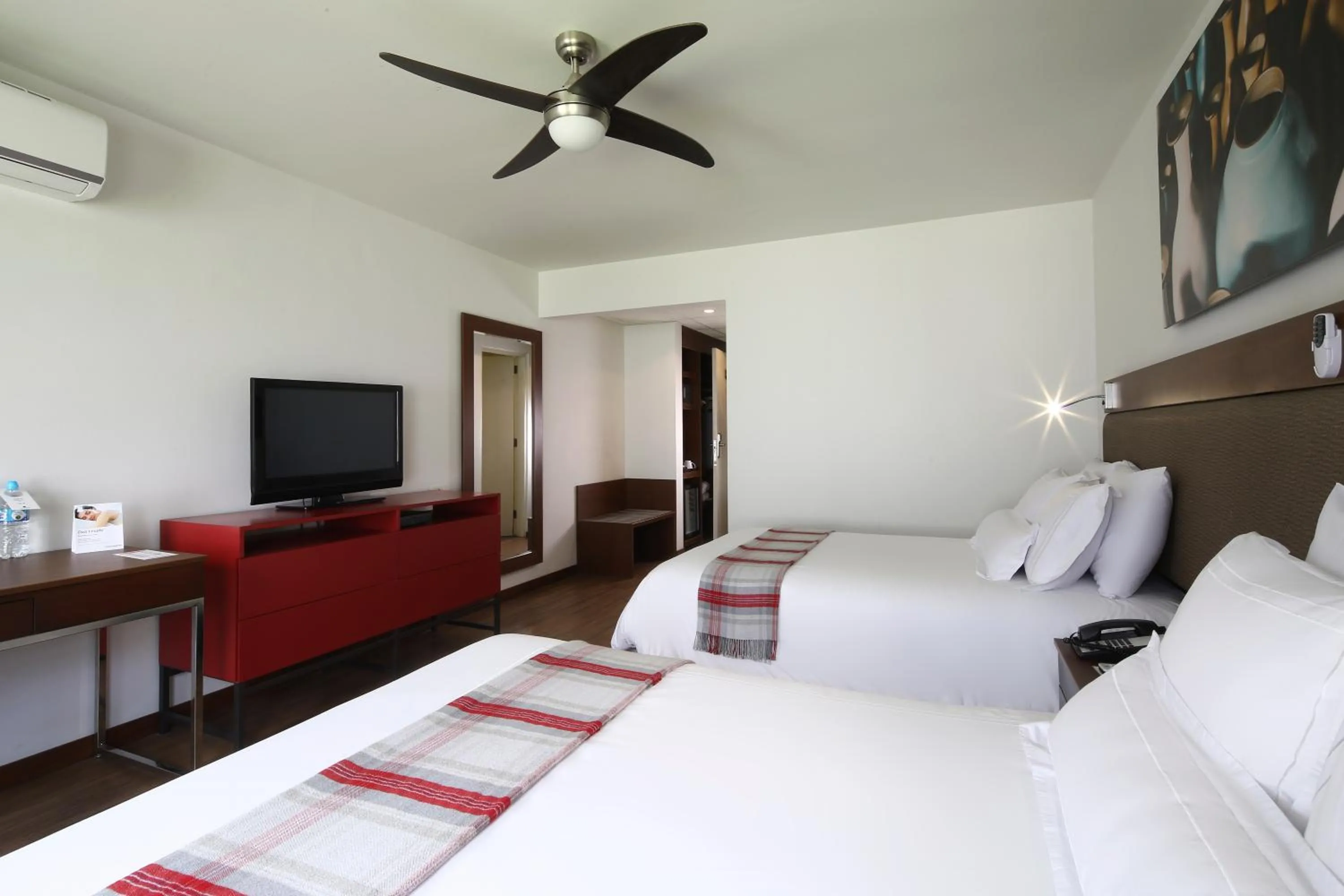 Shower, Bed in Casa Andina Premium Piura