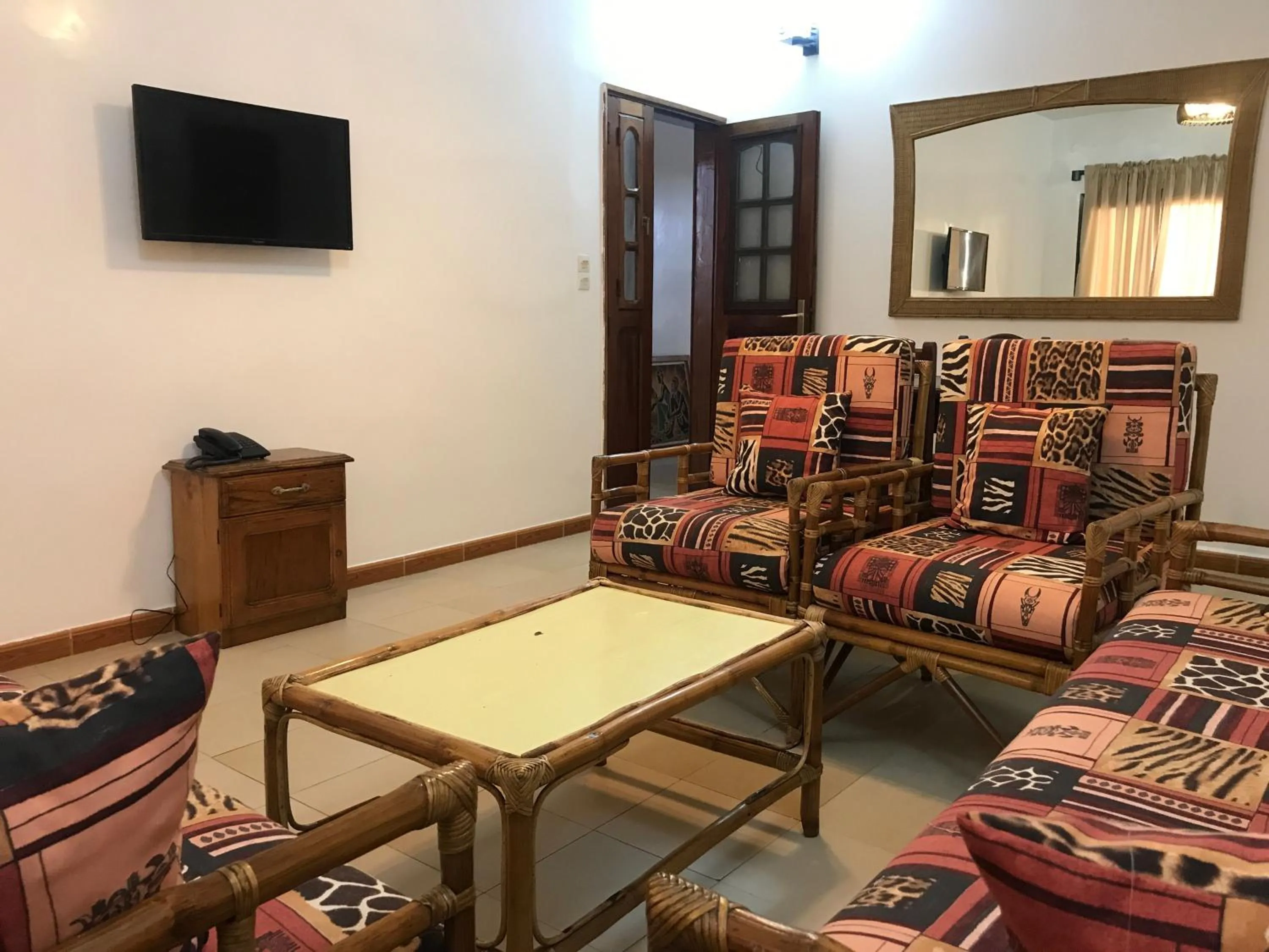 Communal lounge/ TV room in Kakatar Family Residence , Yoff