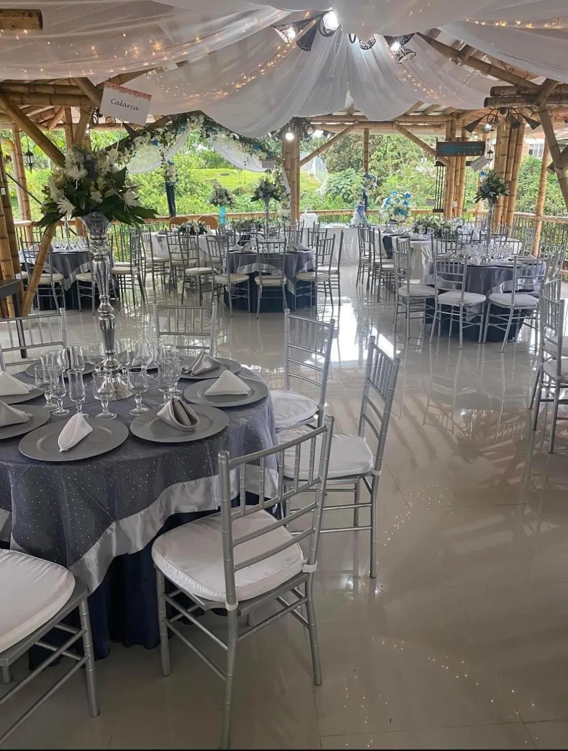 Restaurant/places to eat in Hotel West California