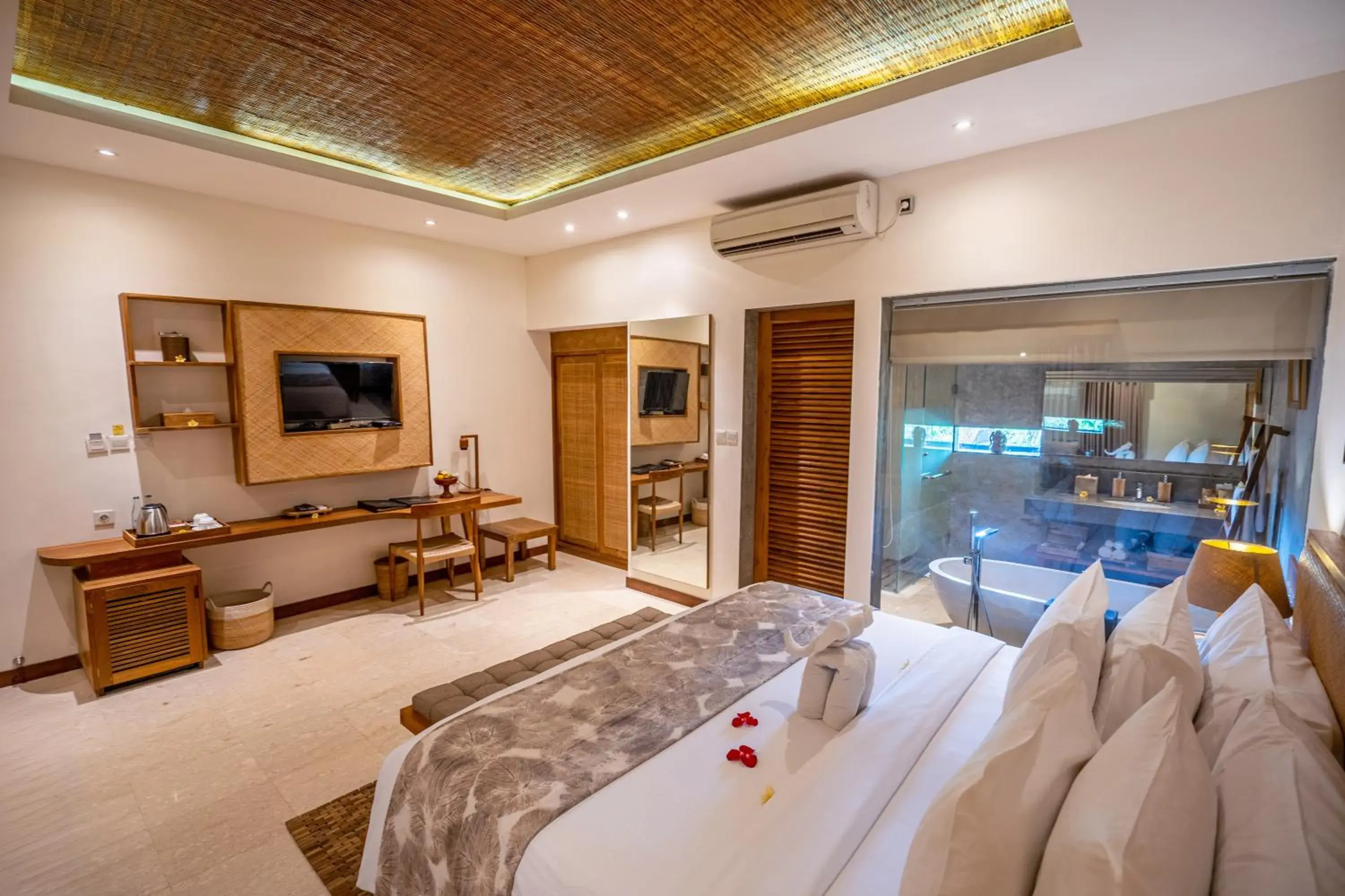 Double Room in Purana Suite Ubud Double Room in Purana Suite Ubud