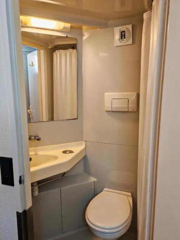 Bathroom in Premiere Classe Compiegne - Jaux