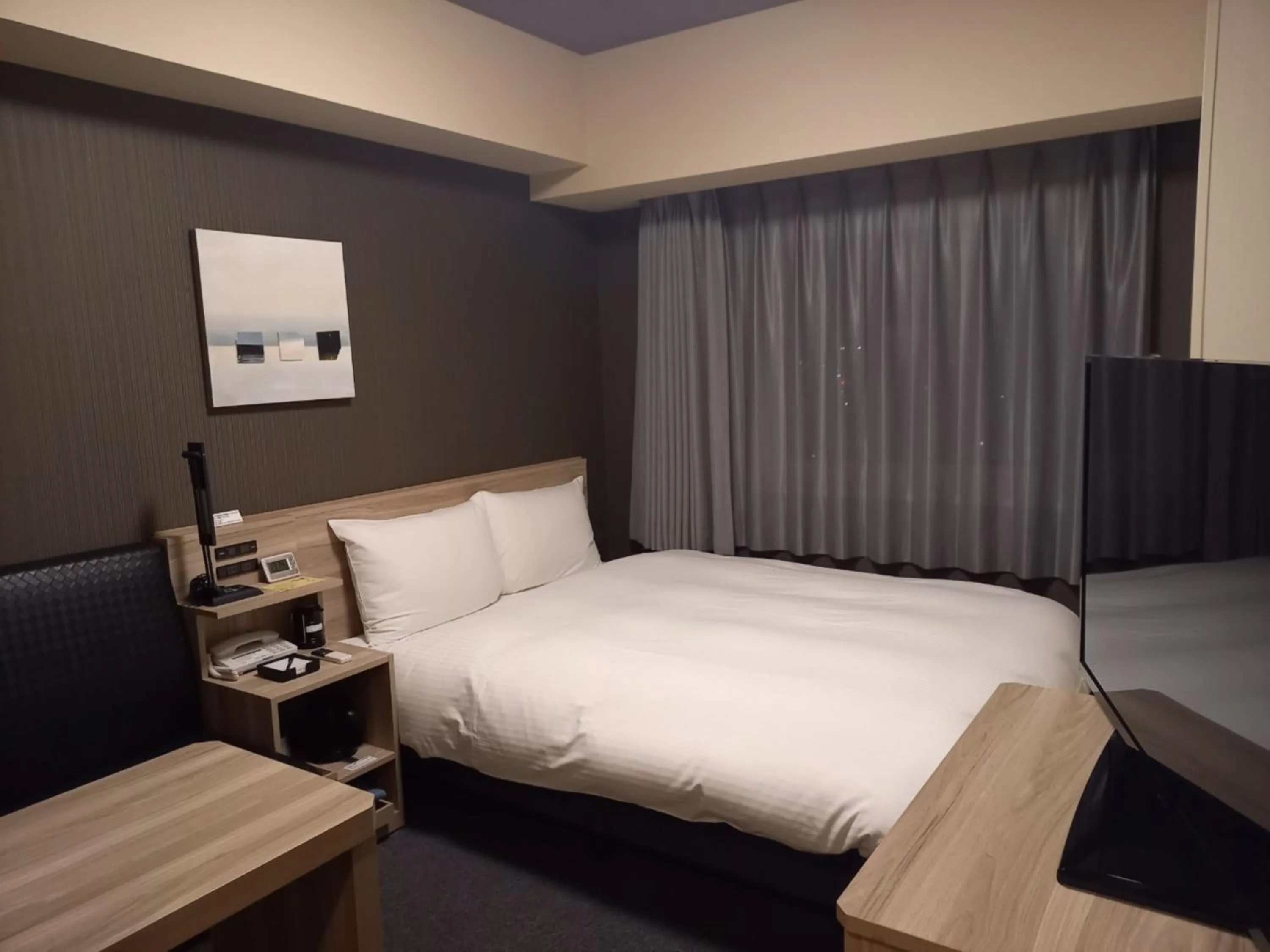 Photo of the whole room, Bed in Hotel Route-Inn Yamanashi Chuo