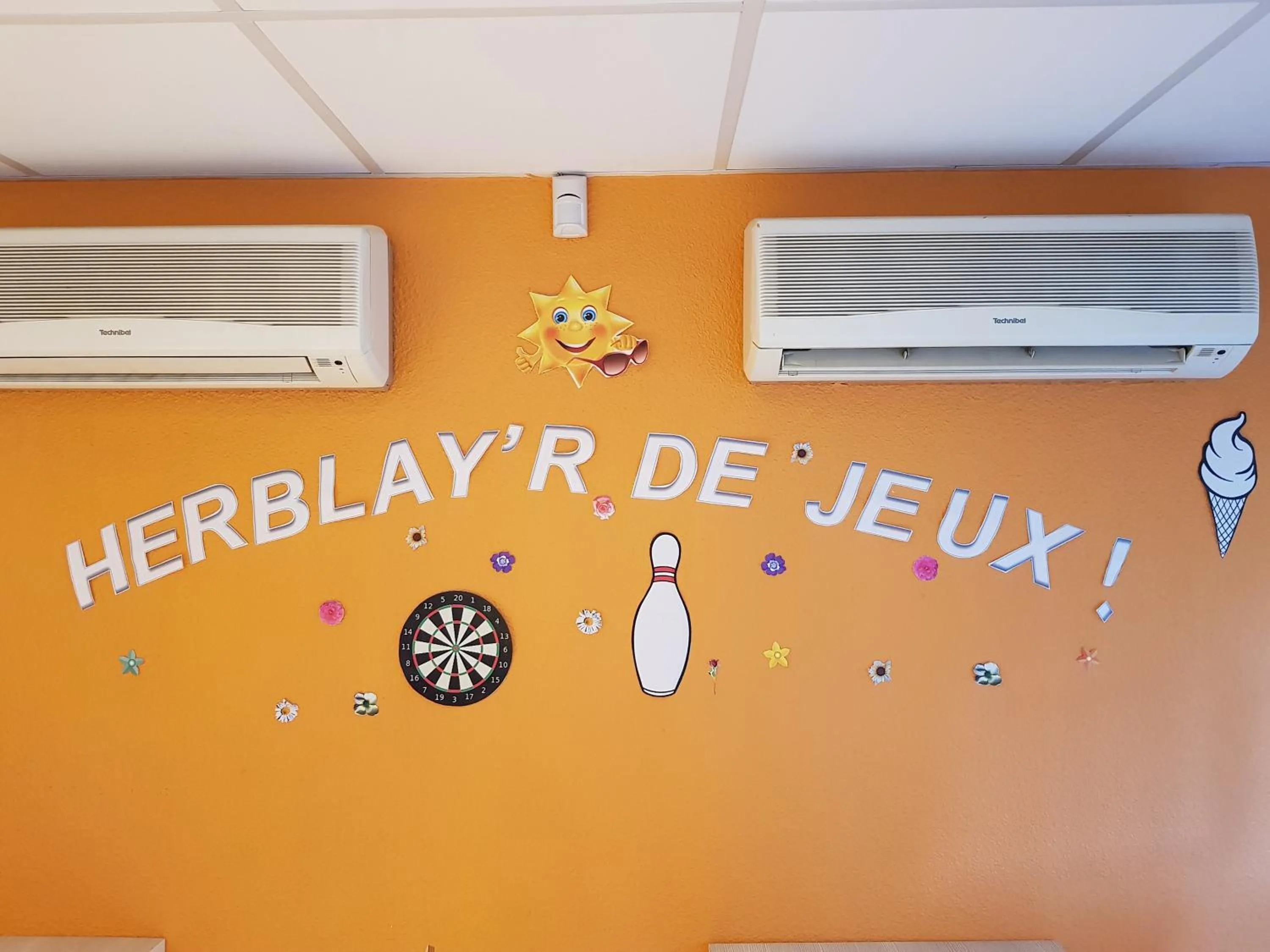 Decorative detail in Premiere Classe Herblay