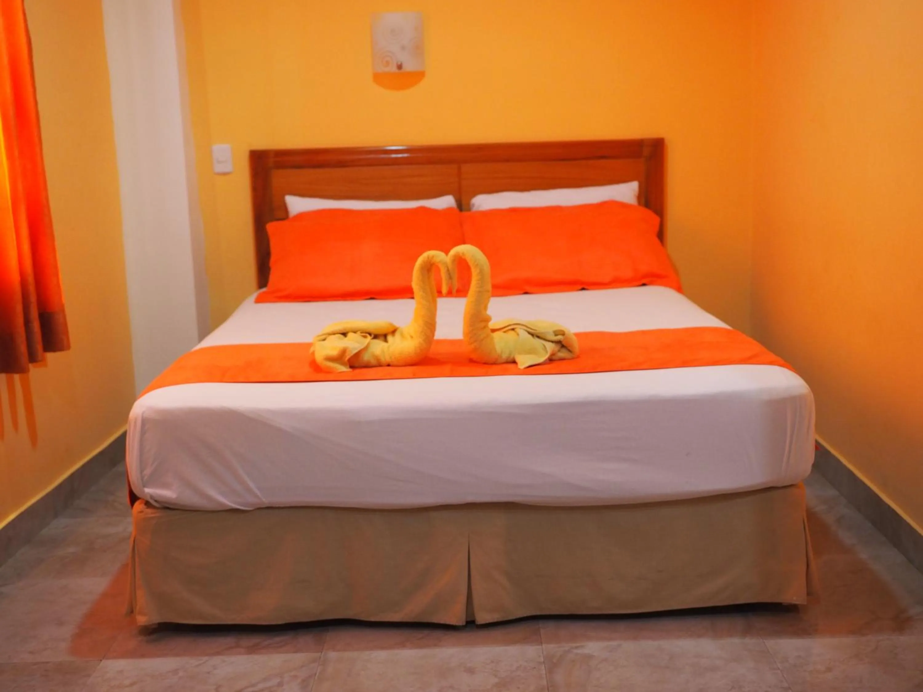 Photo of the whole room, Bed in Hostal España