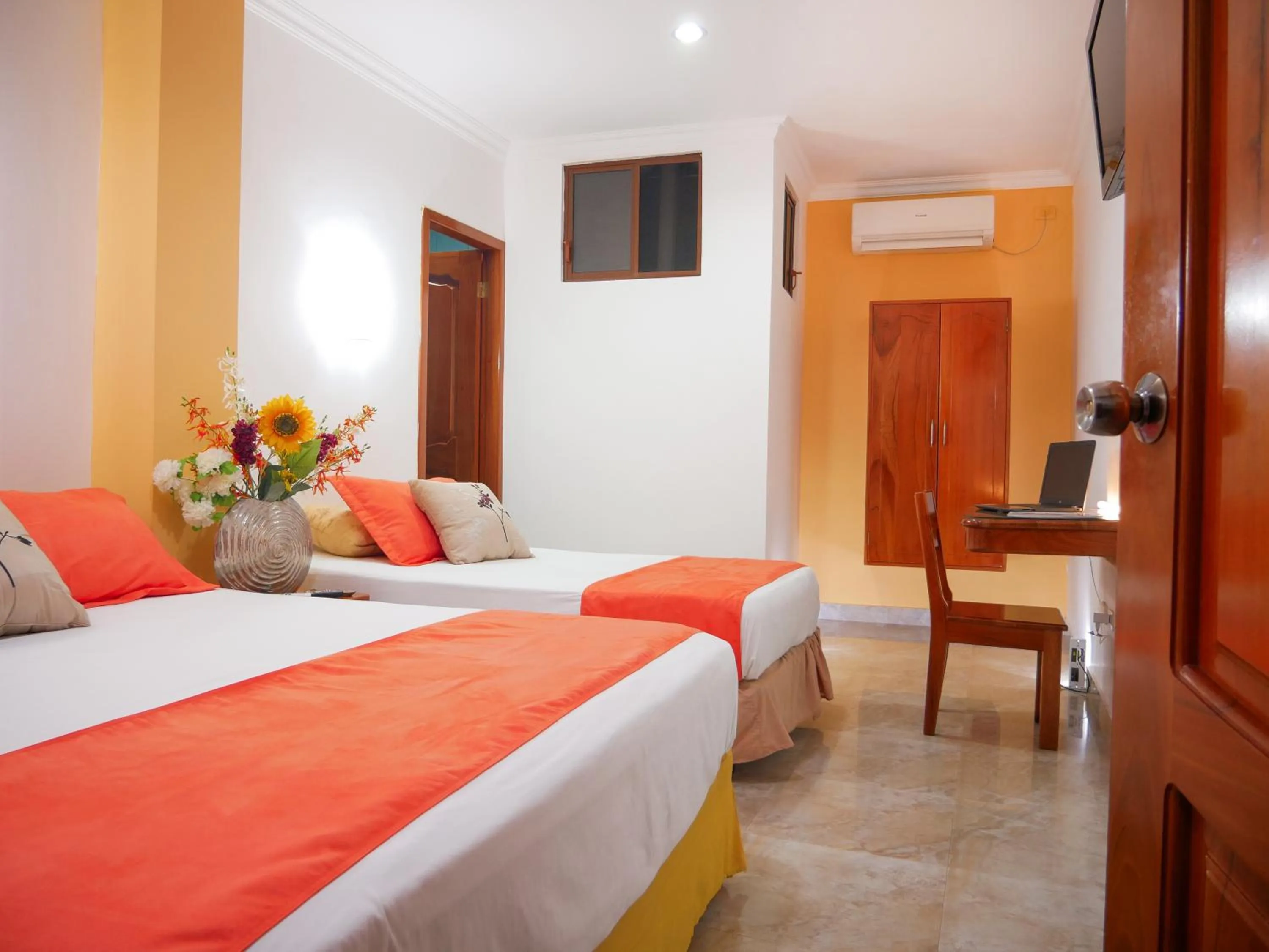 Property building, Bed in Hostal España