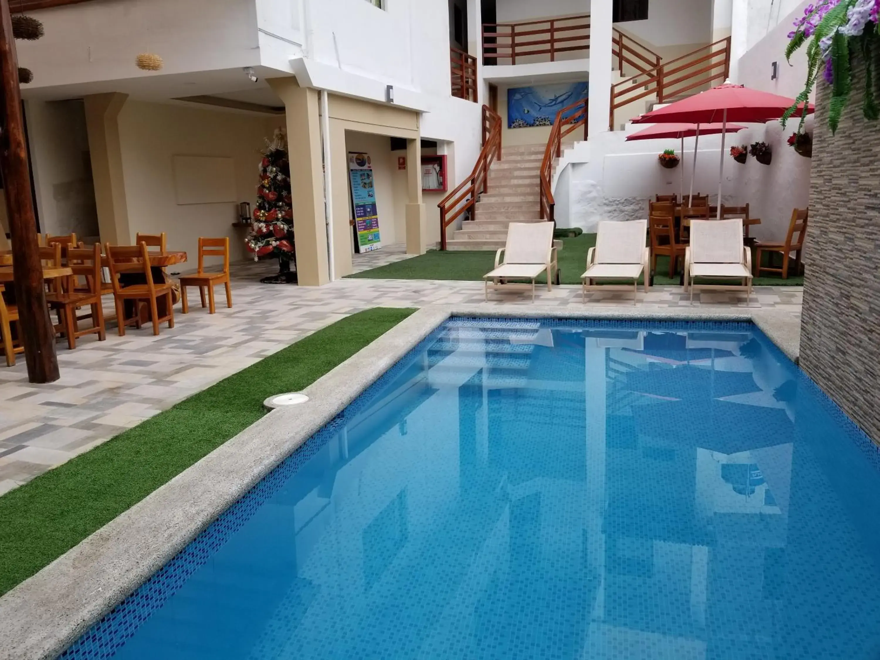 Swimming pool in Hostal España Swimming pool in Hostal España