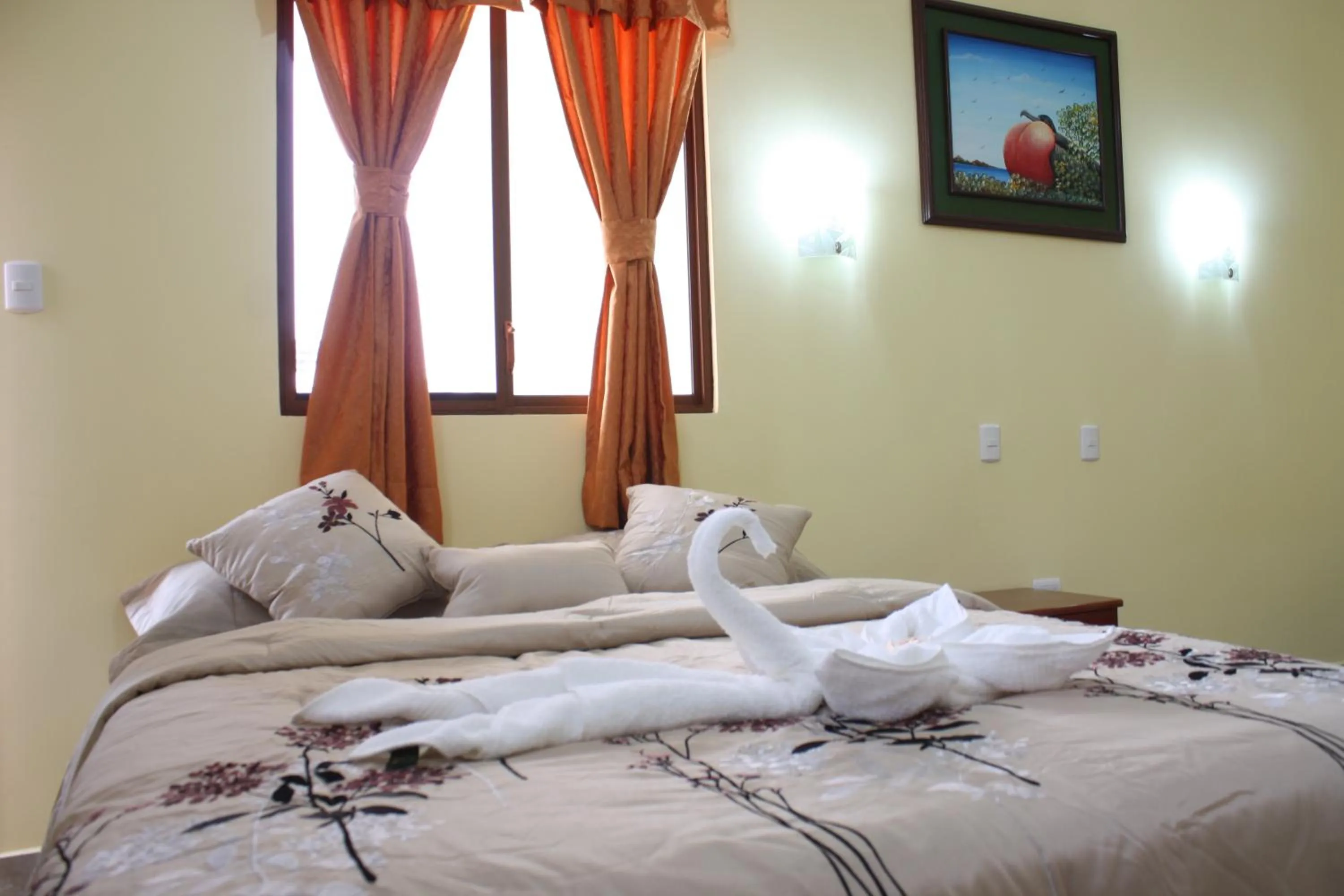 Photo of the whole room, Bed in Hostal España