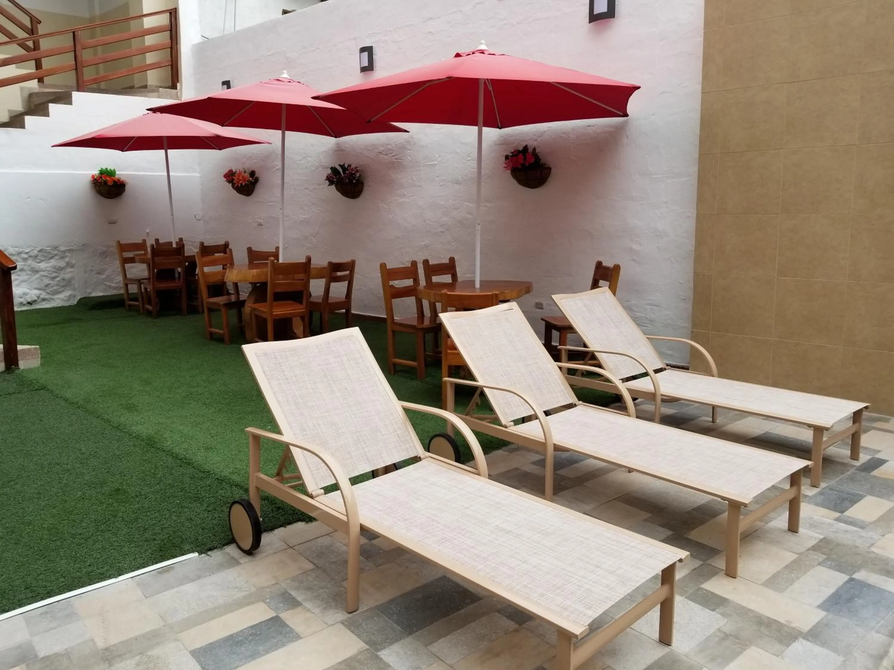 Swimming pool in Hostal España