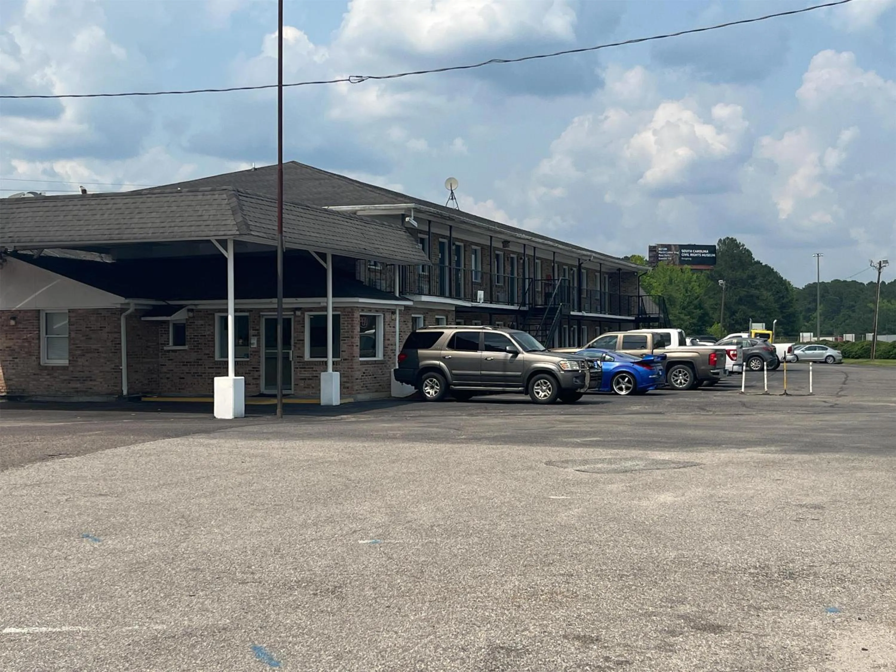 Property building in Motel 6 Saint George, SC – I-95