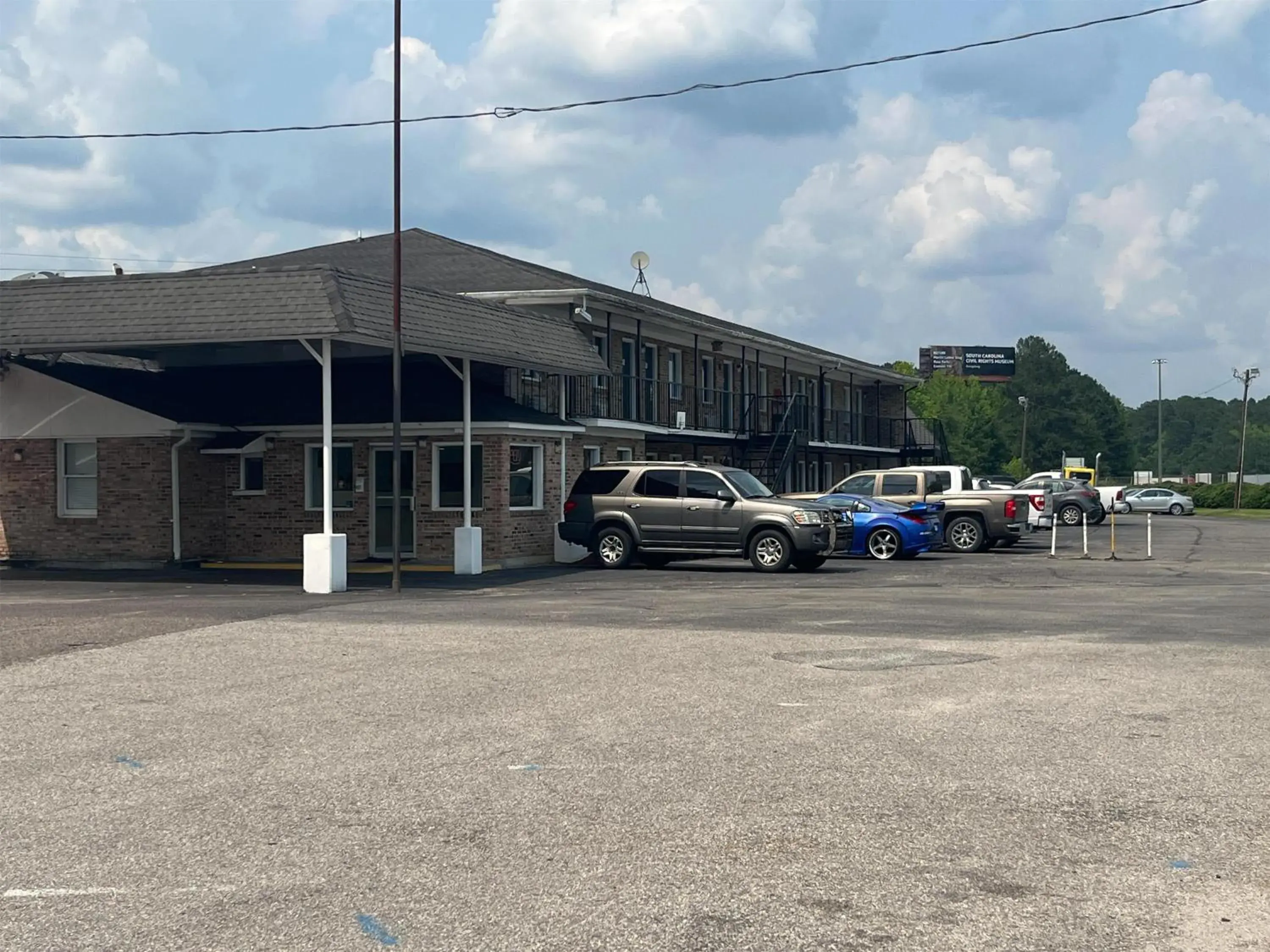 Property building in Motel 6 Saint George, SC – I-95 Property building in Motel 6 Saint George, SC – I-95