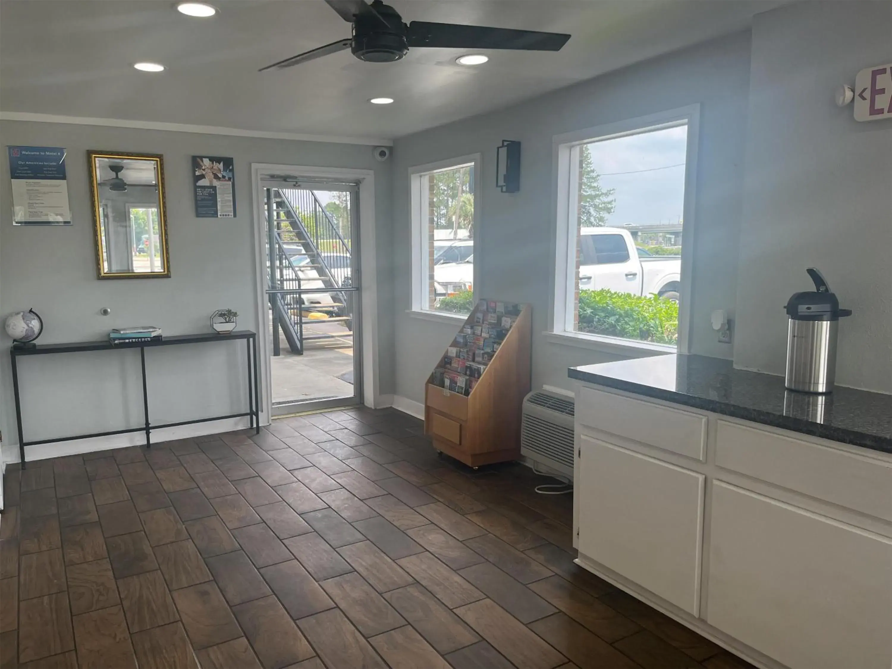 Lobby or reception in Motel 6 Saint George, SC – I-95 Lobby or reception in Motel 6 Saint George, SC – I-95