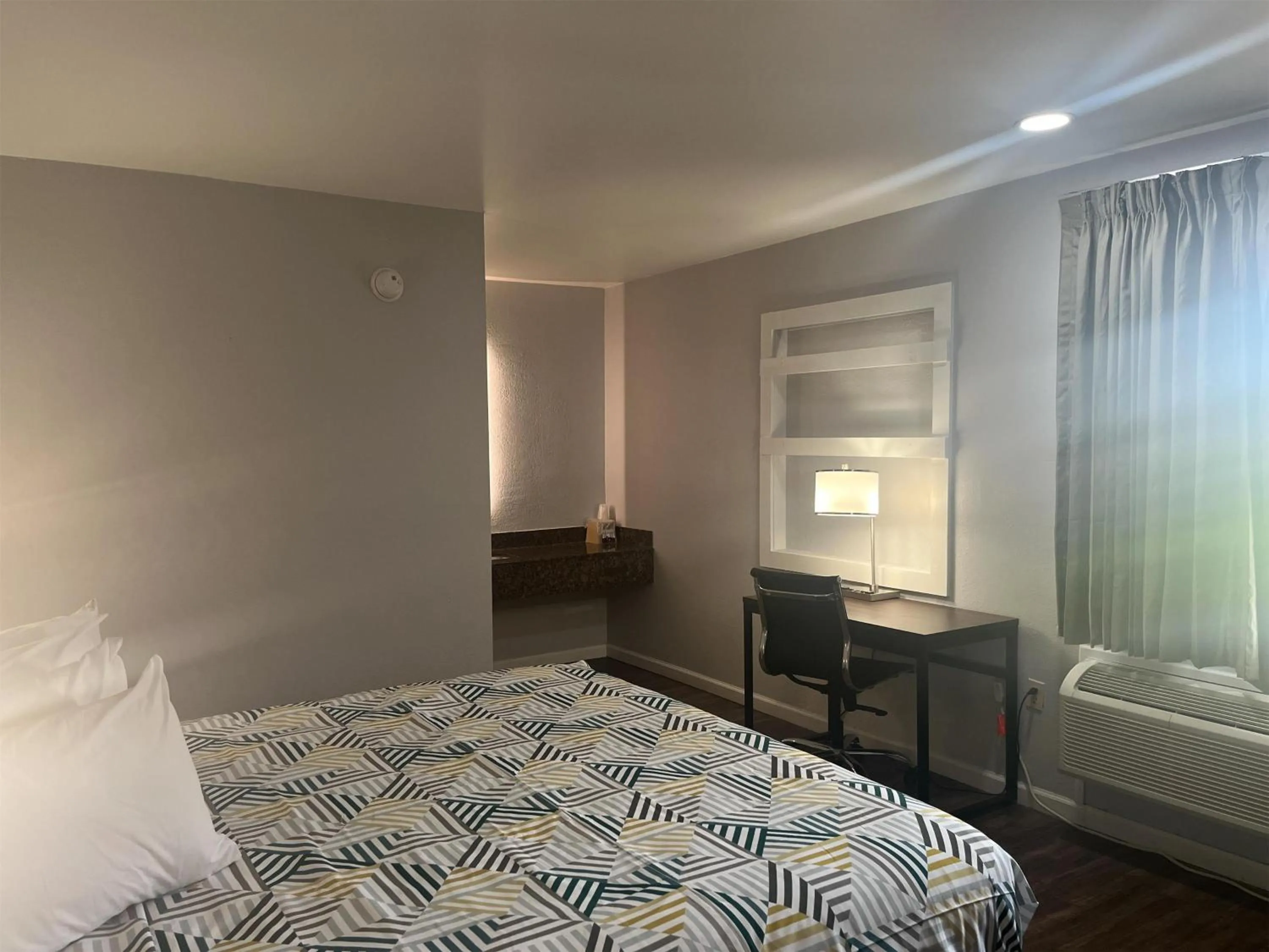 Bedroom, Bed in Motel 6 Saint George, SC – I-95