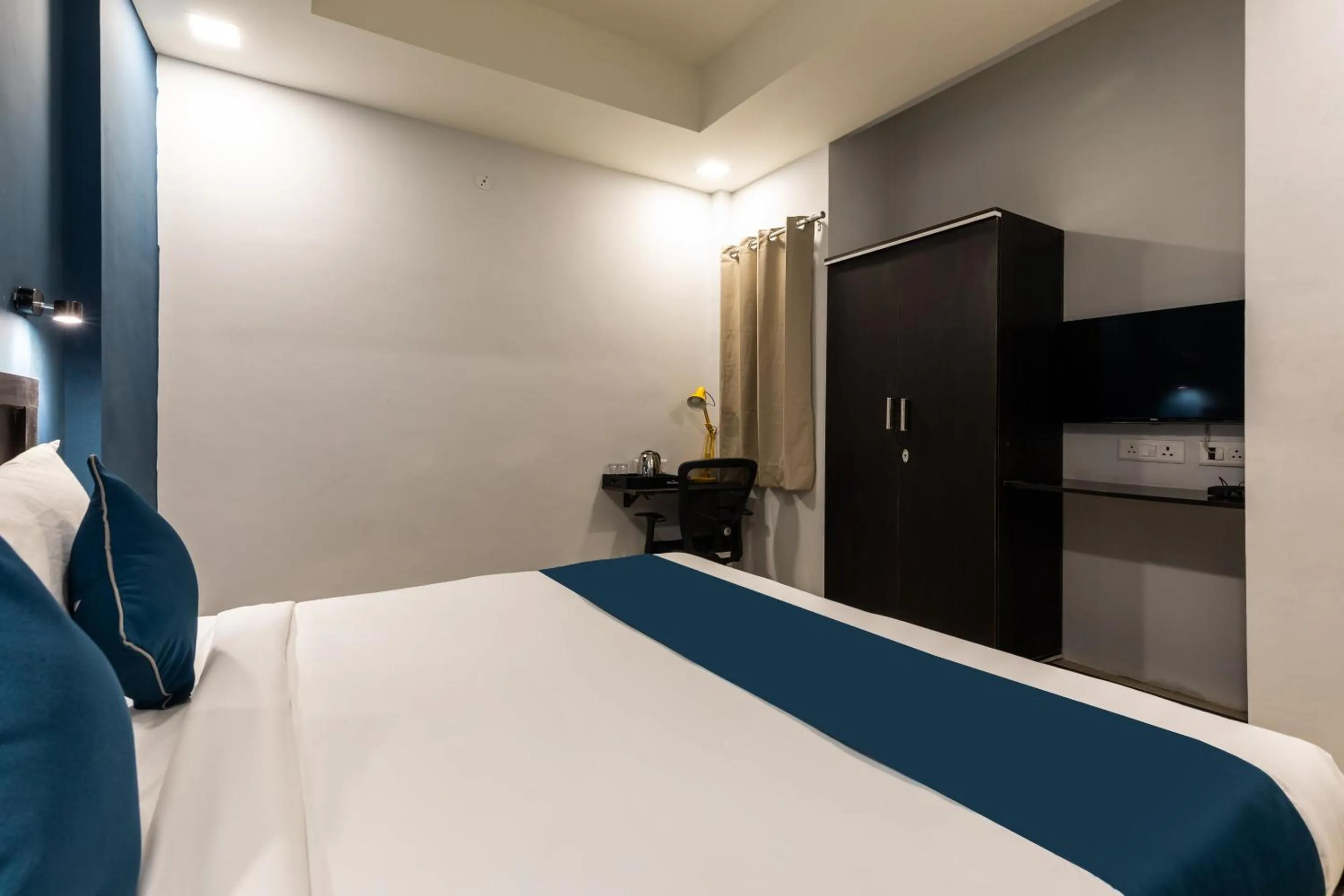 Bedroom, Bed in SILVERKEY FUSION STAYS