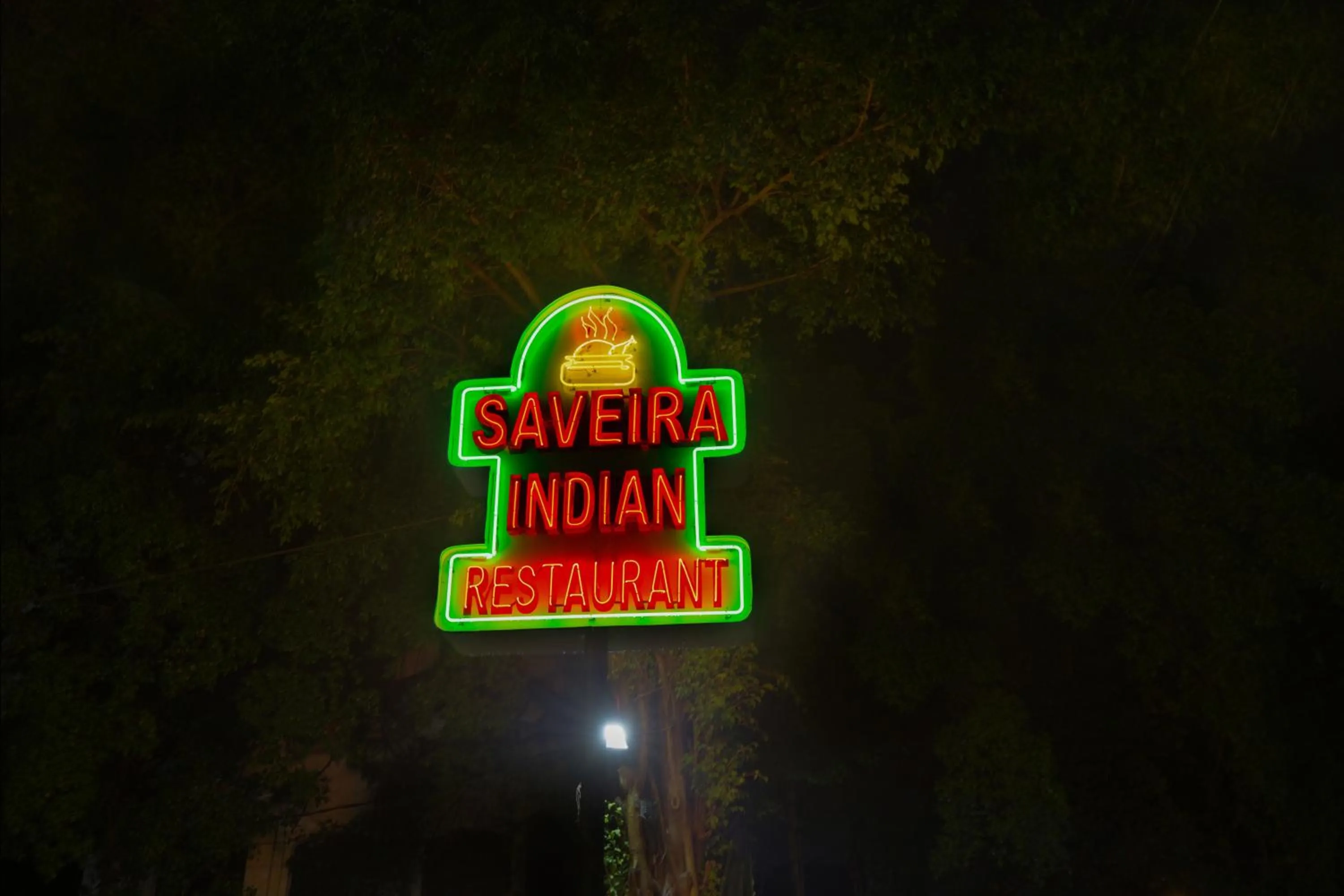 Restaurant/places to eat in Saveira Colombo