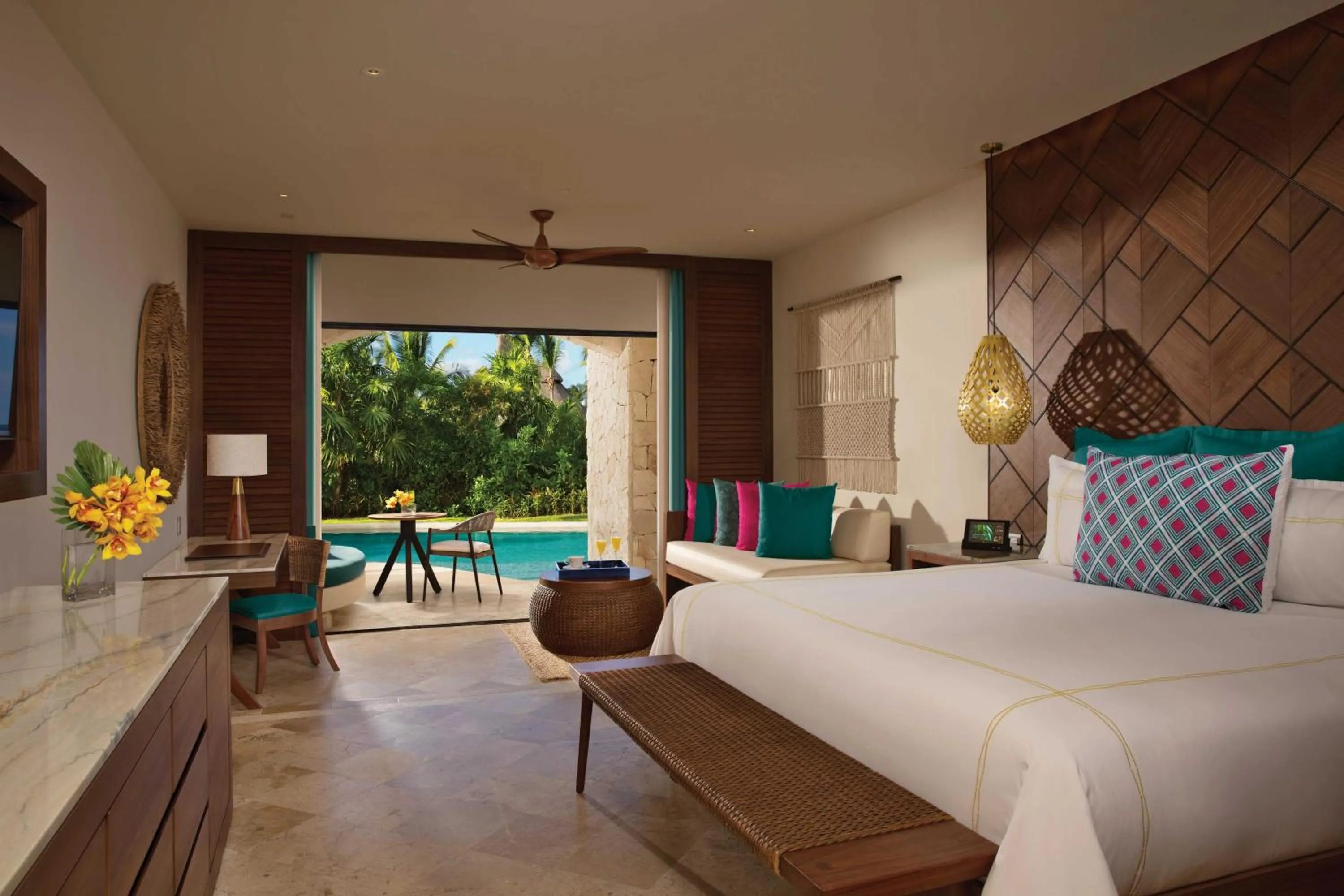 Bed in Secrets Maroma Beach Riviera Cancun - Adults only