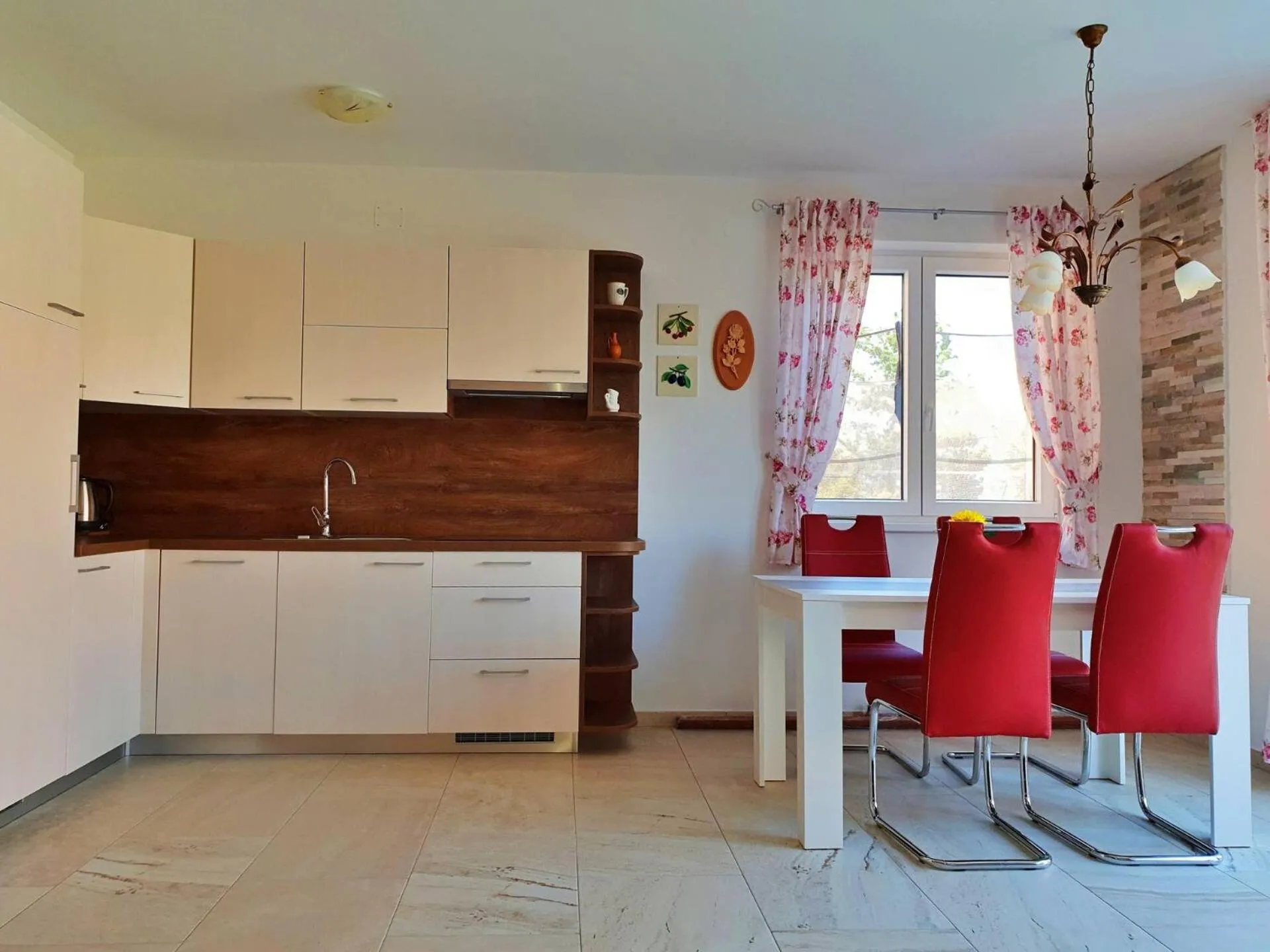 Kitchen or kitchenette in Villa Branka