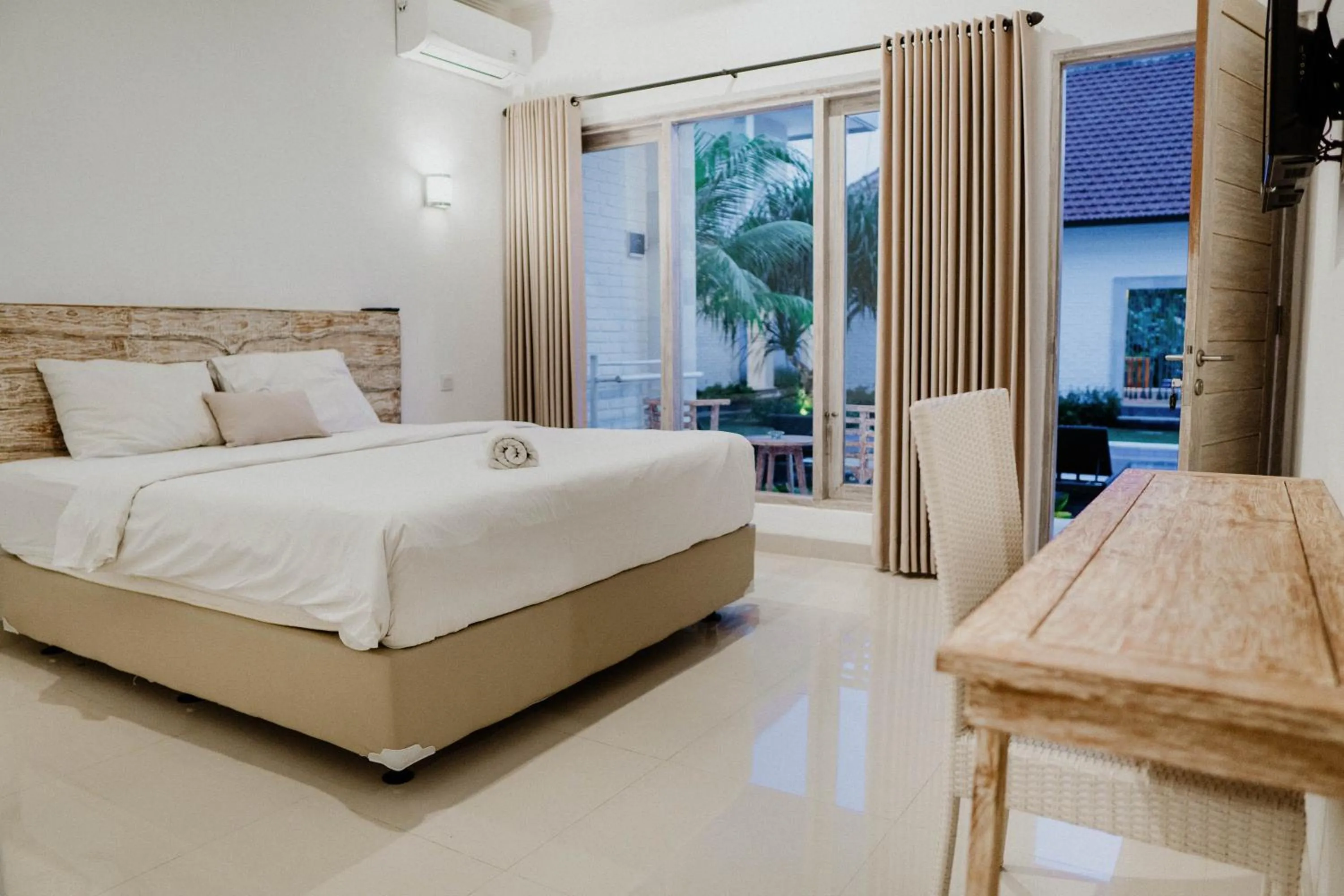 Photo of the whole room, Bed in Berawa Dini Guesthouse