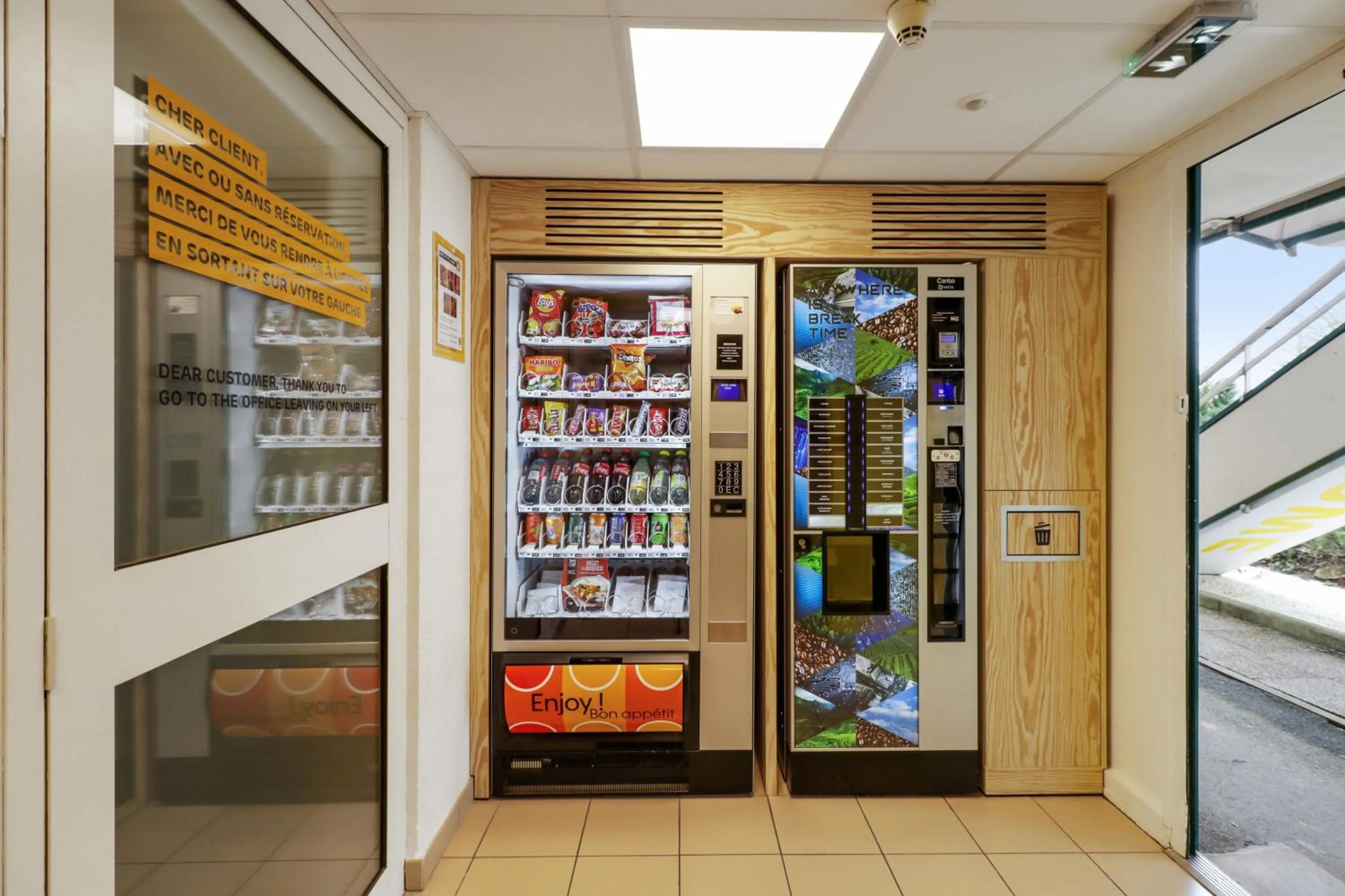 vending machine in Première Classe Lille Sud Henin Beaumont